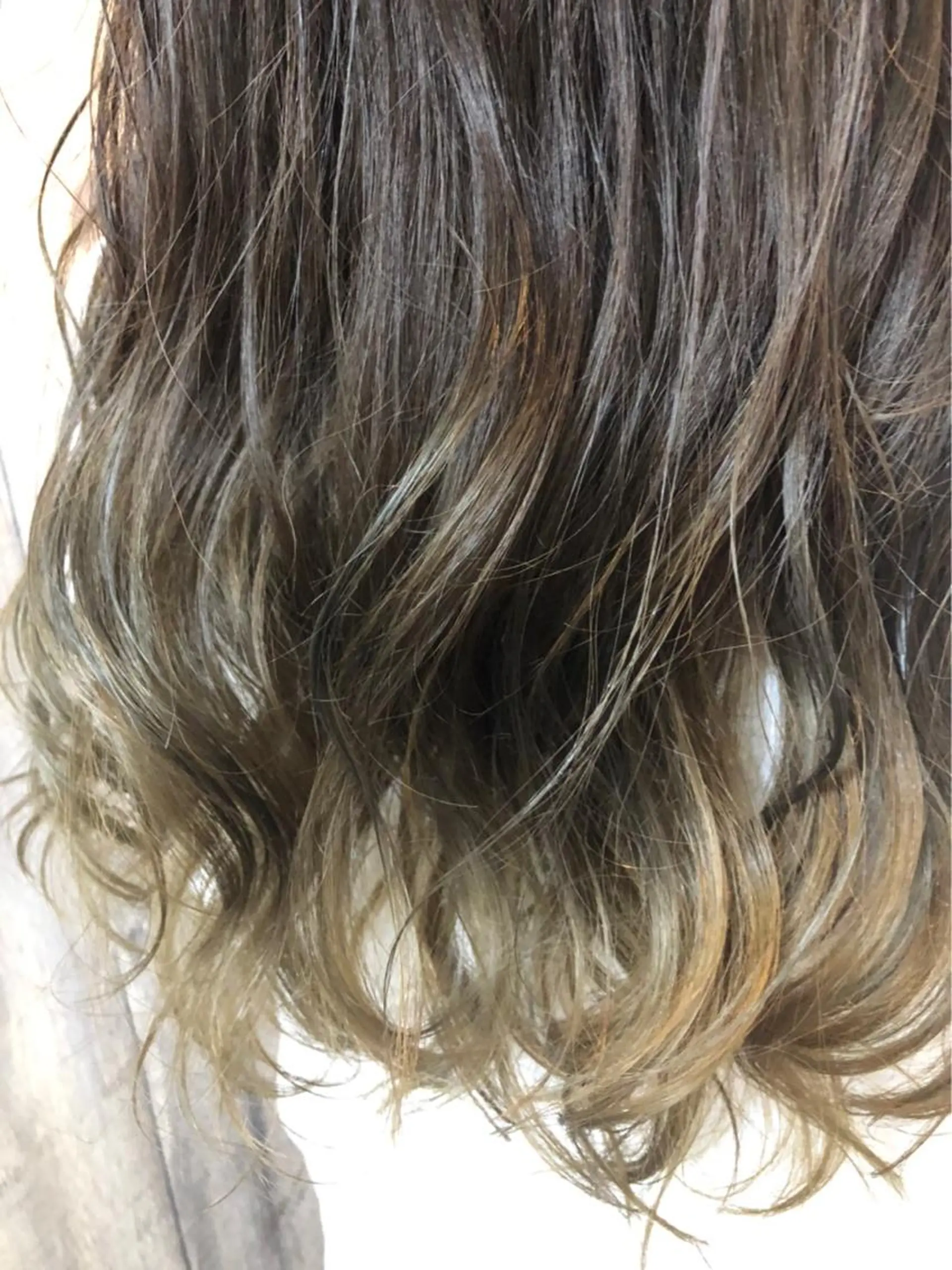 ロング カラー ブリーチ グラデーションカラー ATOLL所属・ATOLL 武藤のヘアスタイル