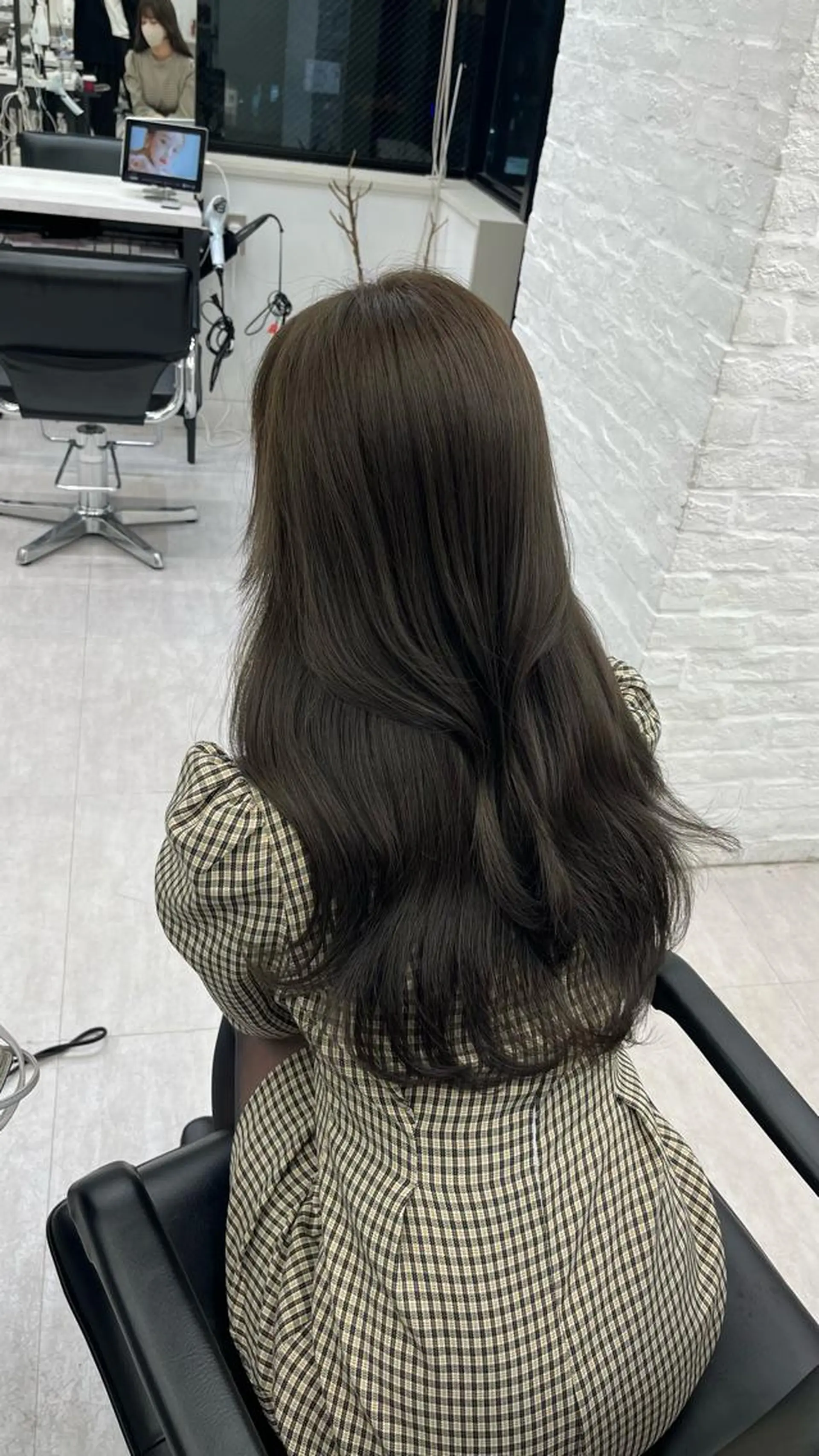 セミロング カラー パーマ ヘアアレンジ メンズ 結婚式・ブライダル メンズブリーチ メンズハイトーン メンズ韓国風 メンズベリーショート カット ヘアカラー トリートメント ヘッドスパ ヘアセット 韓国ヘア×顔まわり 🇰🇷和知拓郎のヘアスタイル