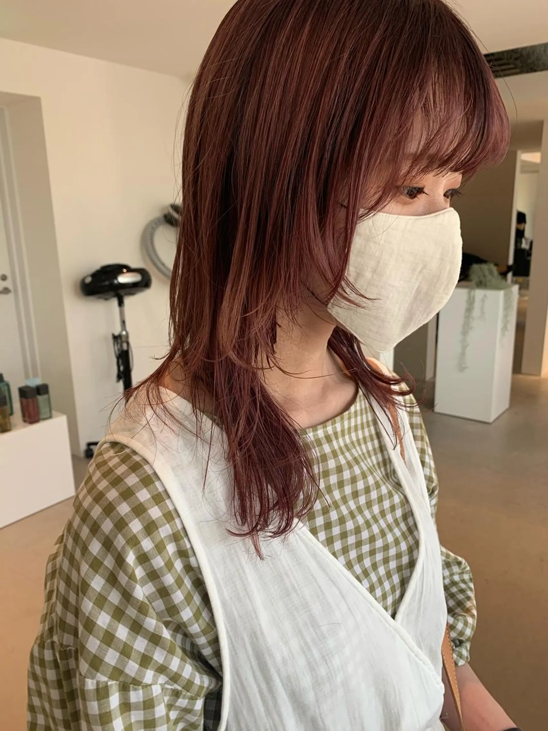 ミディアム カラー ピンクカラー ウルフカット ANY／SUE 千葉パーマのヘアスタイル