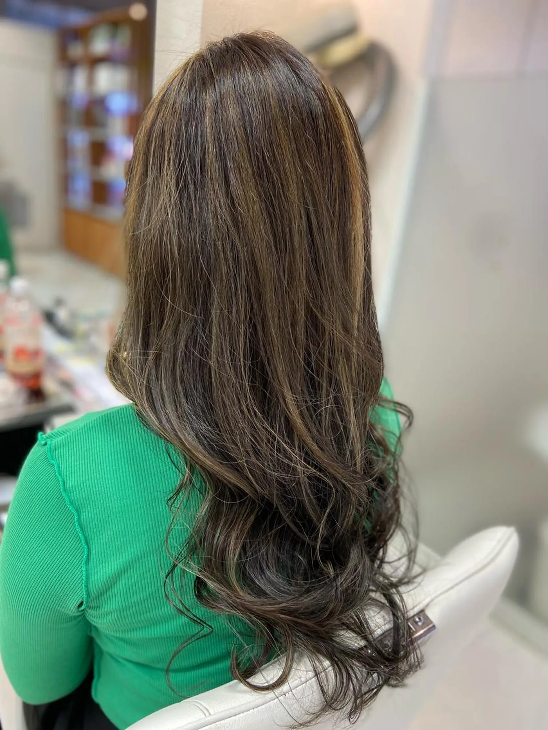 ロング カラー ブリーチ グレージュ ハイライトカラー オリーブグレージュ オリーブグレー ヘアカラー 菊地 美憂のヘアスタイル