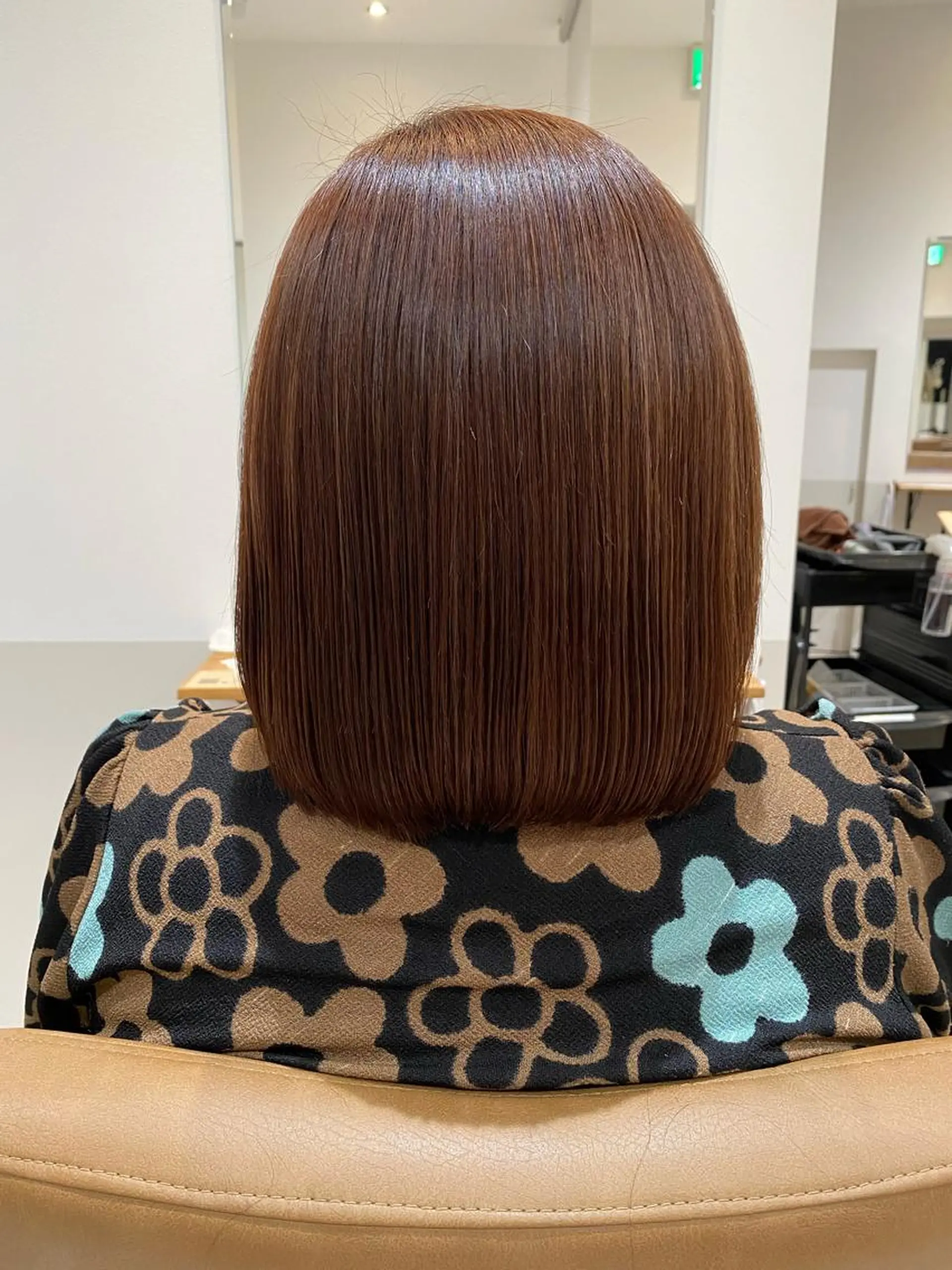 ショート ボブ 顔まわりカラー特化 赤津百合絵のヘアスタイル