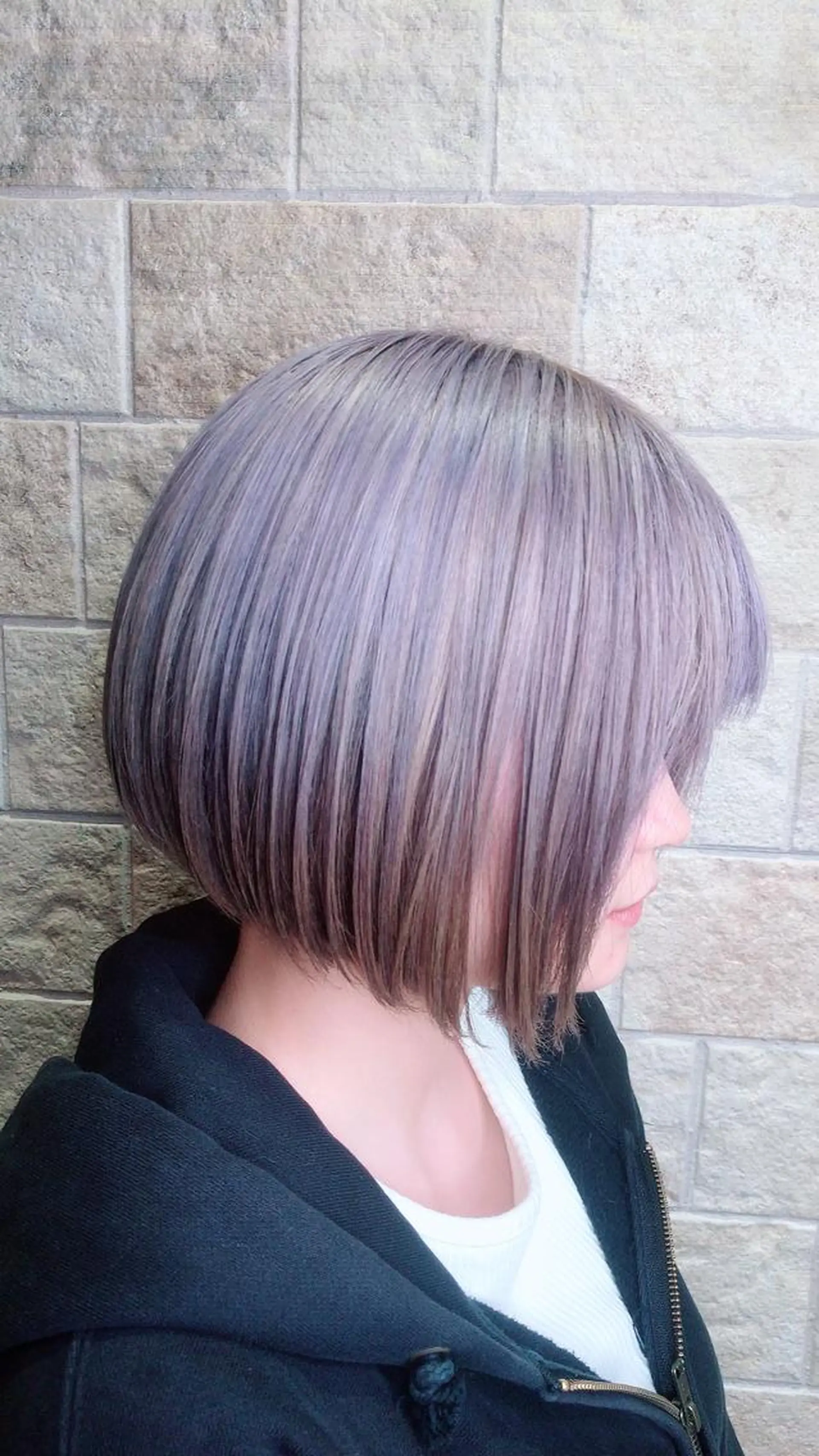 ショート カラー 黒髪 ブリーチ ハイトーンカラー ボブ SEA BELLE YASUのヘアスタイル