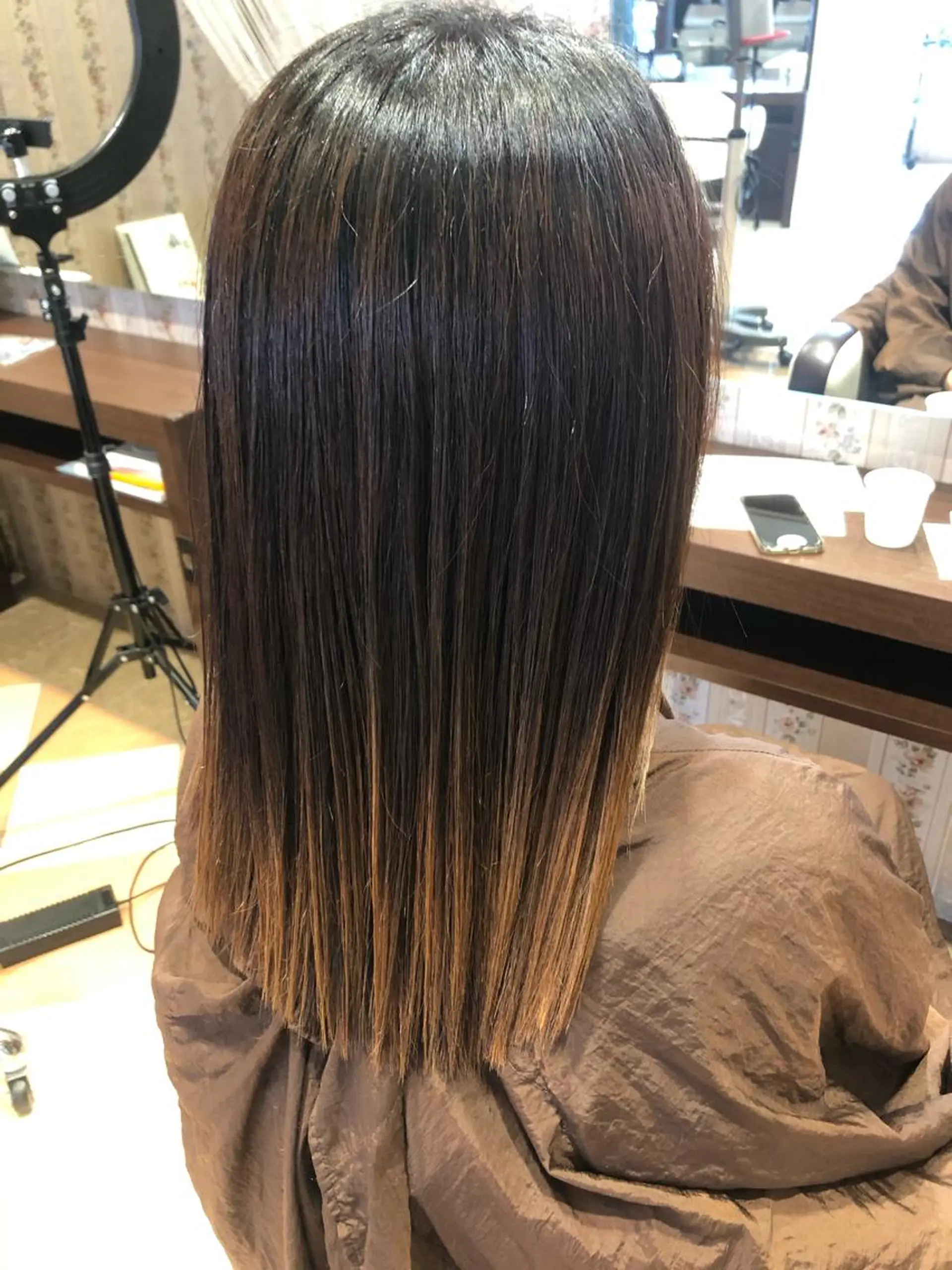 セミロング EARTH長岡 🌼渡辺まい🌼のヘアスタイル