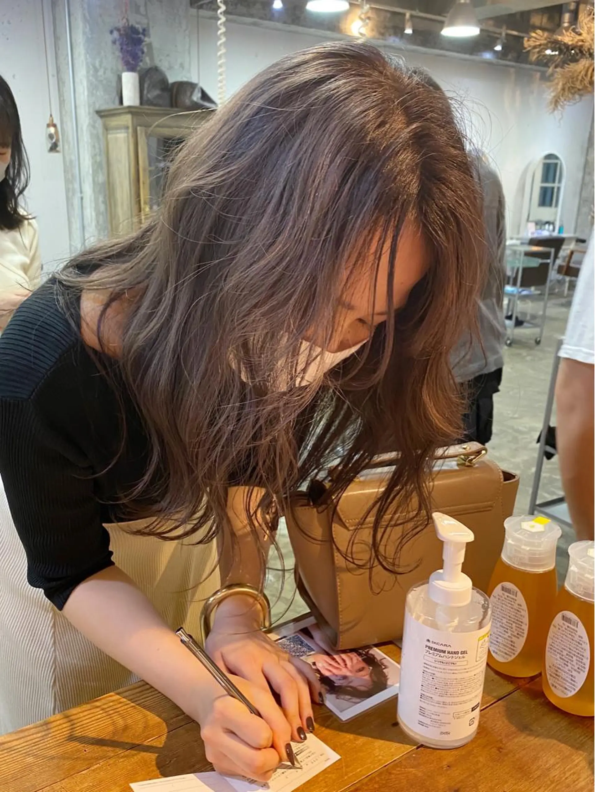 ロング カラー グレージュ ミルクティーグレージュ Piaコータロー ハイトーン&‪ボブのヘアスタイル