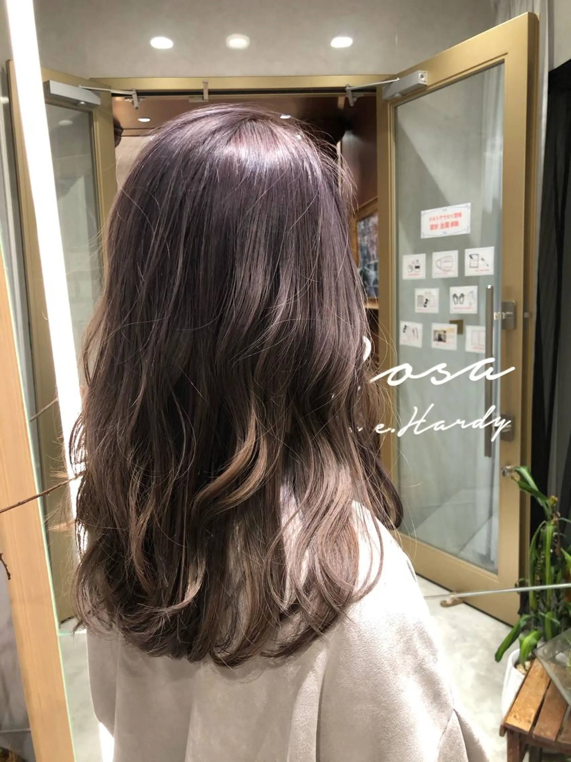 セミロング La fith hair rond 立川店所属・kyosuke 透明感カラーのヘアスタイル