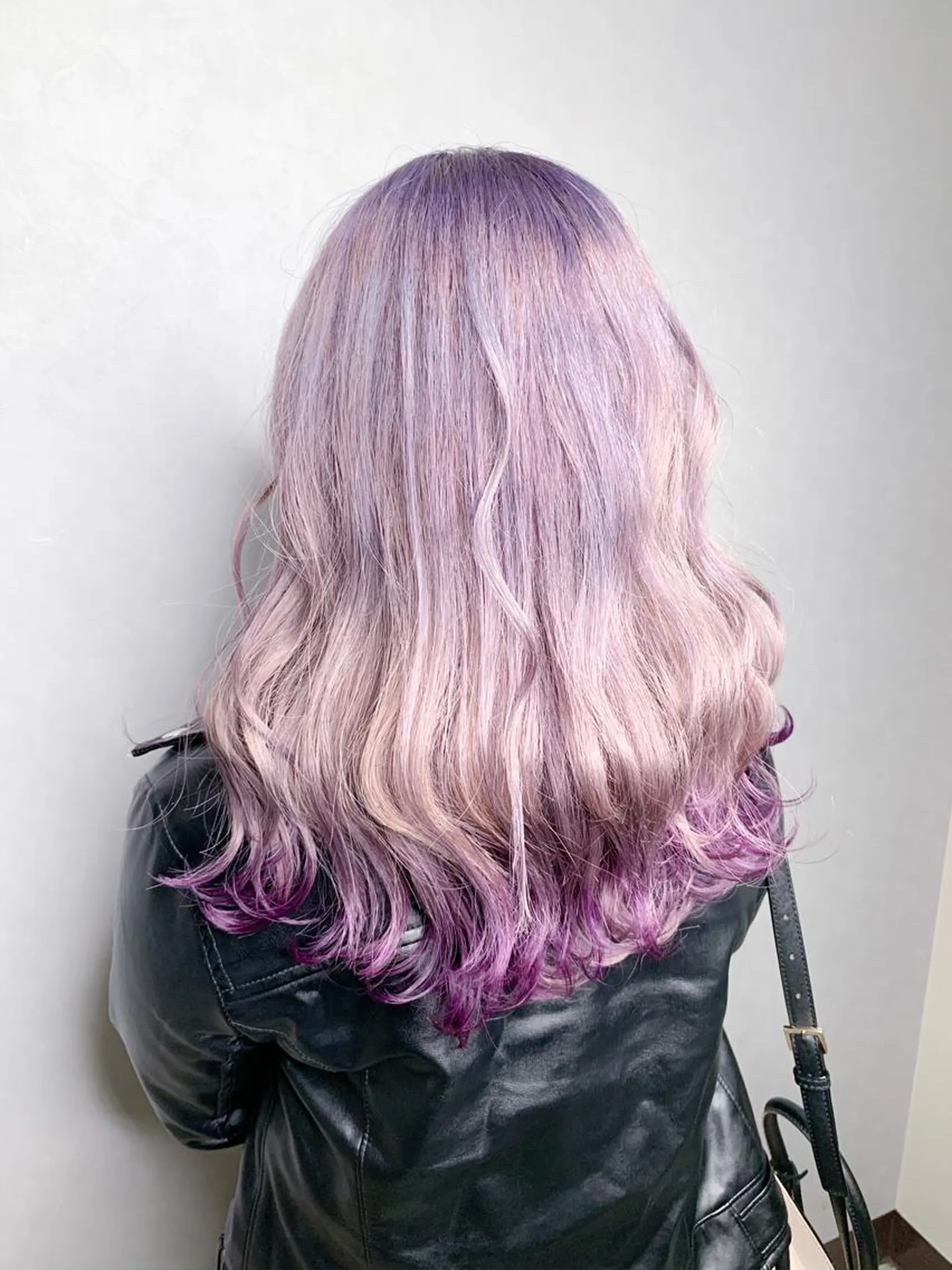 セミロング カラー ブリーチ ラベンダーカラー パープルカラー カット ヘアカラー 🌈 DAIKI 🌈のヘアスタイル