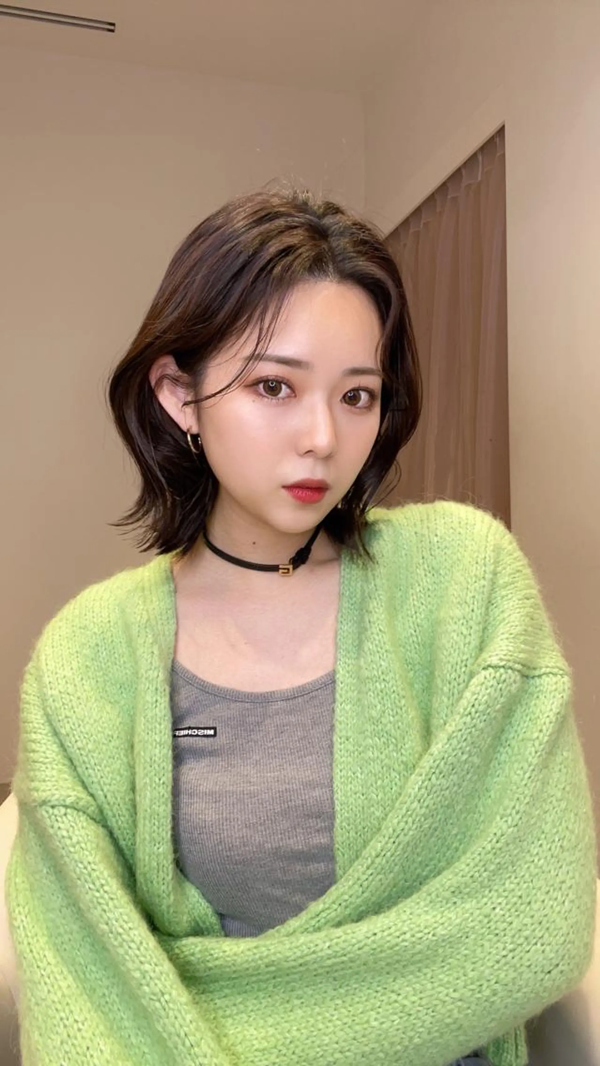 ショート ボブ くびれヘア かきあげバング 似合わせカット 小顔カット カット ヘアカラー トリートメント ボブパーマ ウルフパーマのヘアスタイル