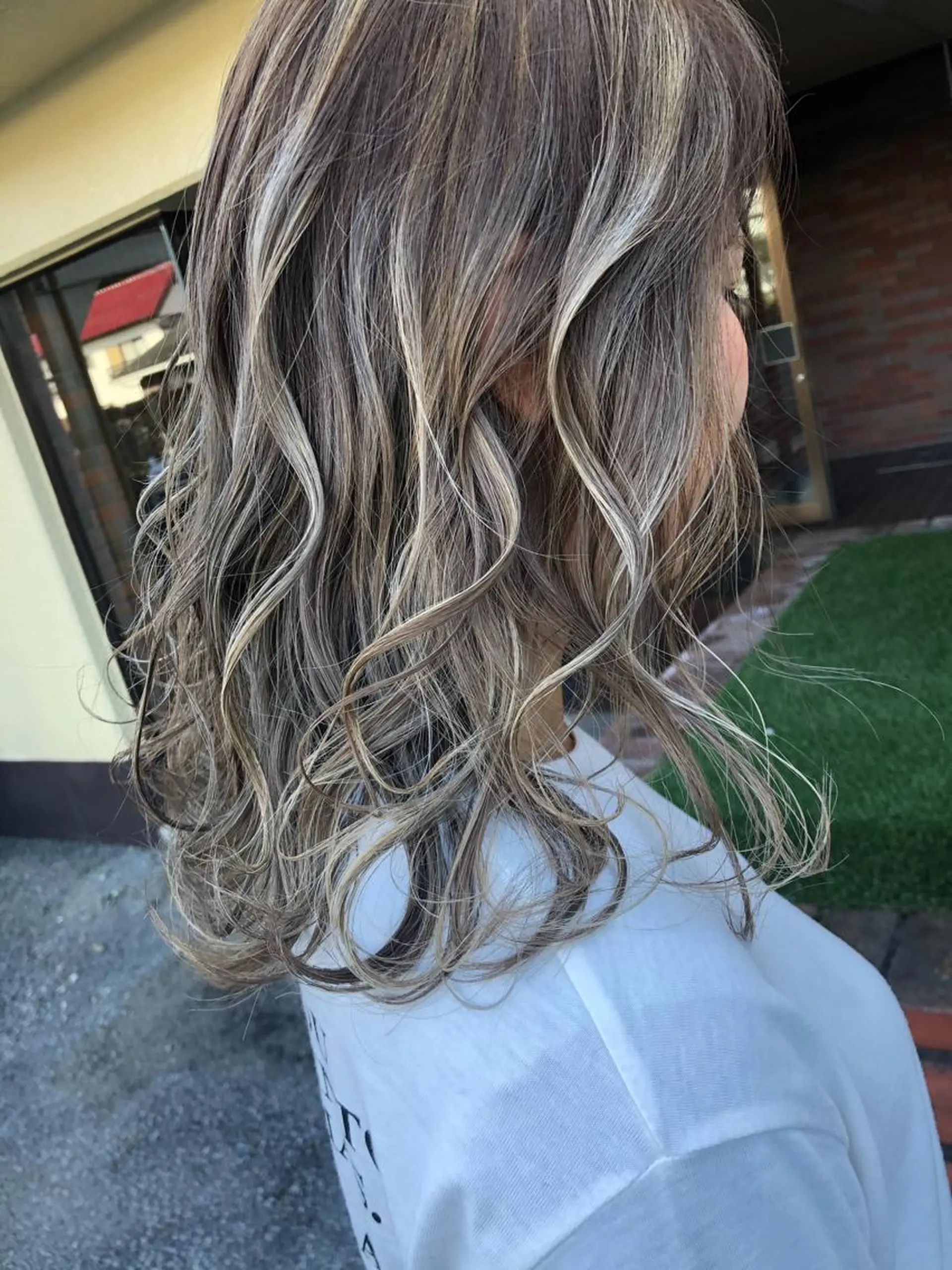 ミディアム カラー レイヤーカット匠 イソザキノリユキのヘアスタイル