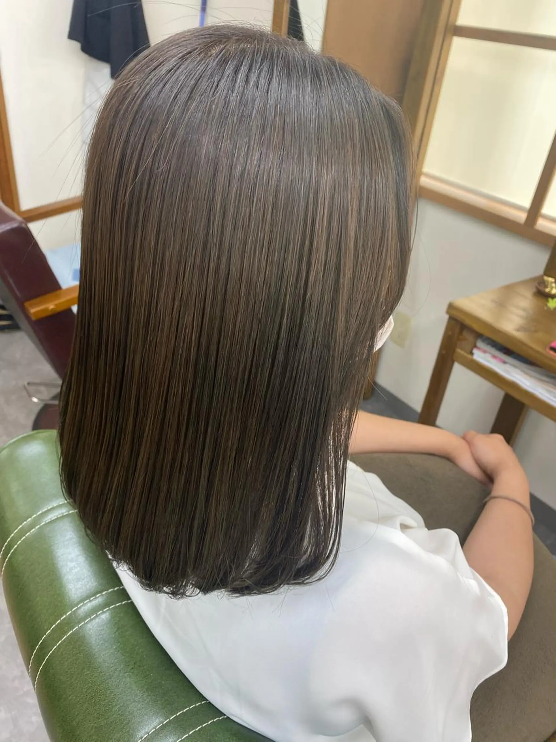 セミロング カラー 髪質改善 カット ヘアカラー トリートメント 永沼 真依のヘアスタイル