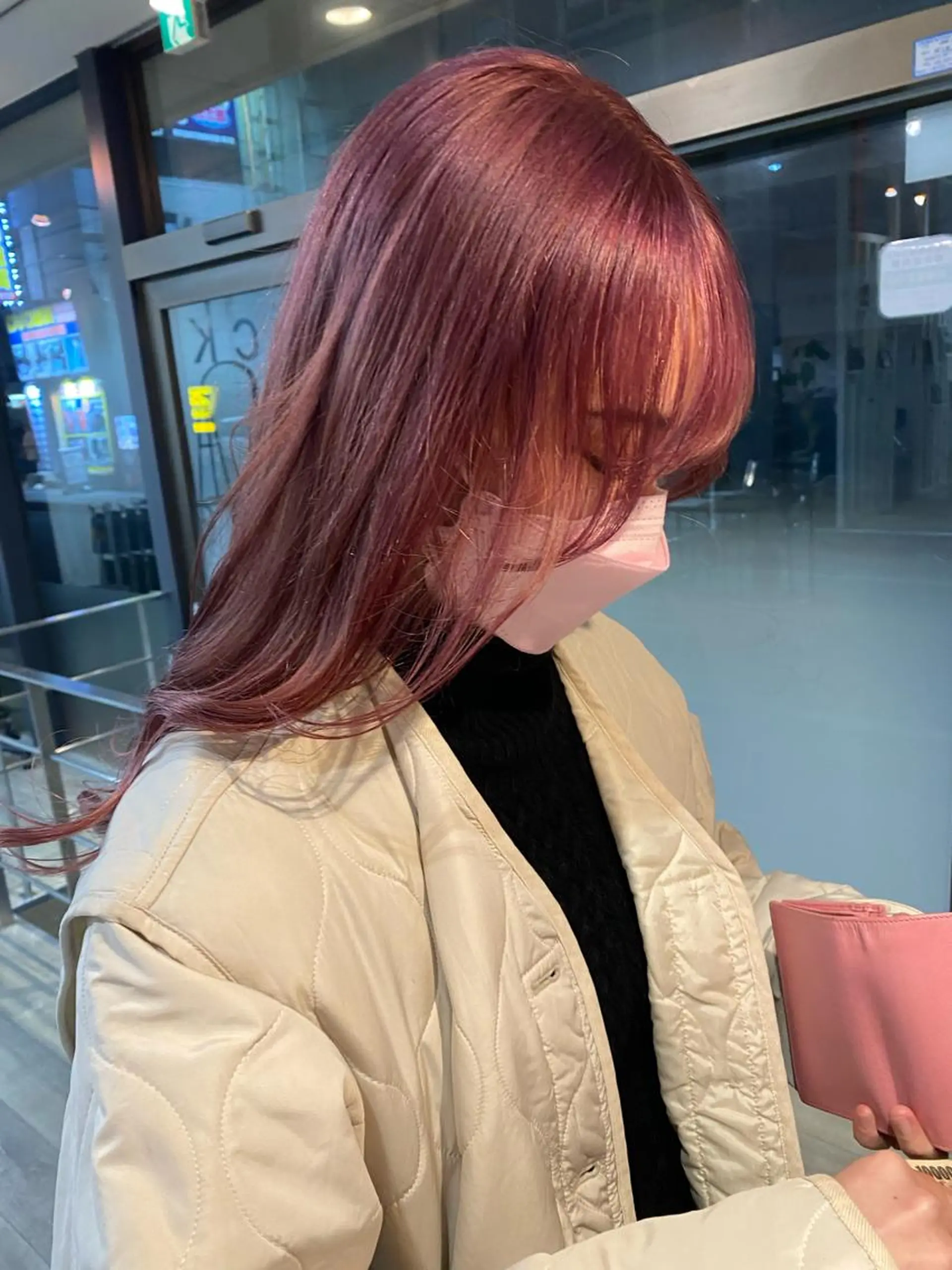 セミロング 小林 朋花のヘアスタイル