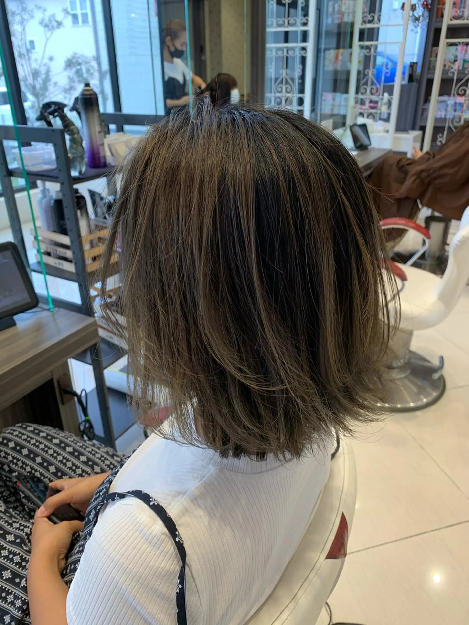 ミディアム カラー バレイヤージュ ボブ レイヤーカット ヘアカラー トリートメント 古畑 佑悟のヘアスタイル