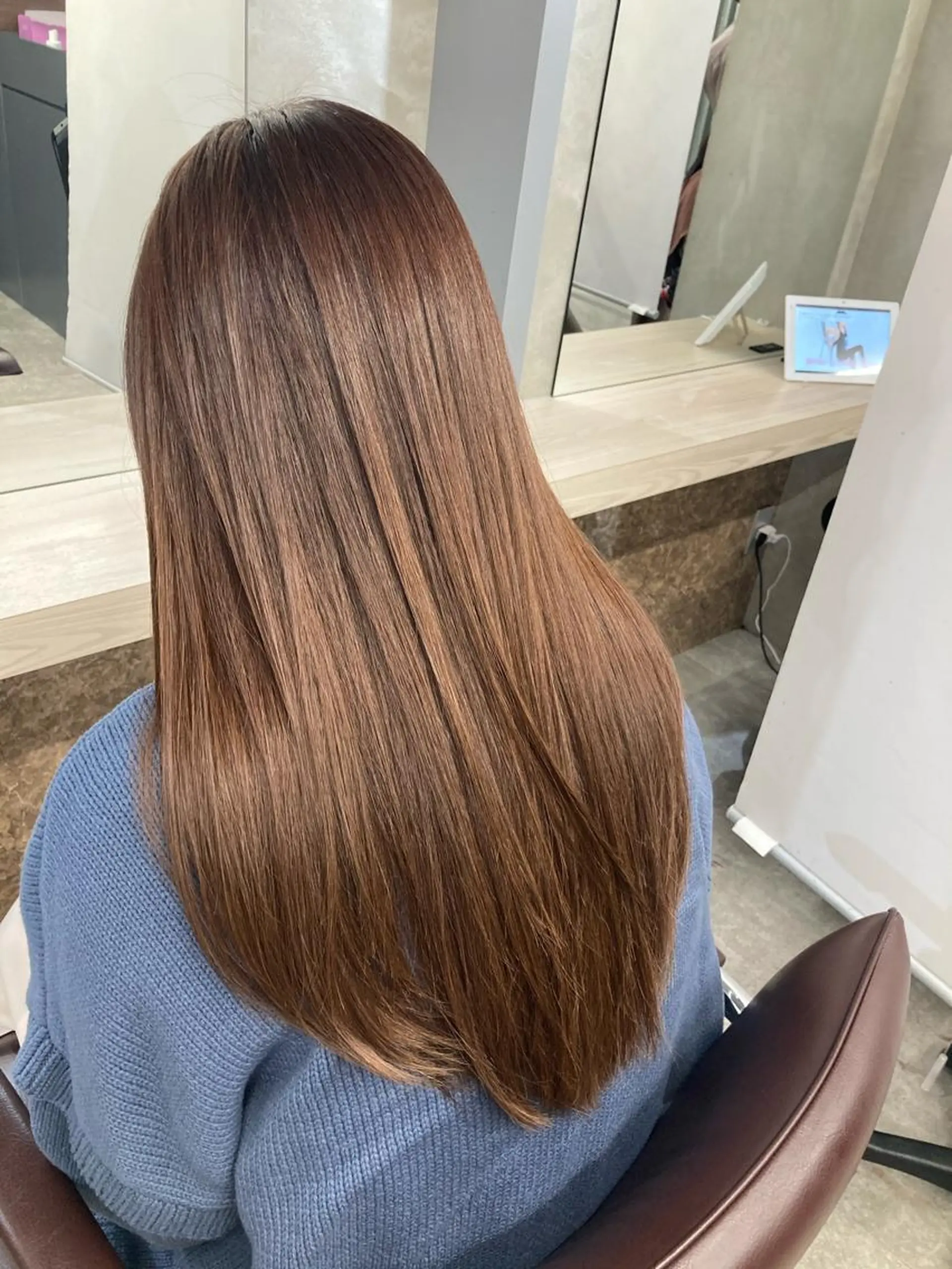 ロング カラー ベージュカラー ミルクティーベージュ ヘアカラー トリートメント ブリーチ&似合せボブ 田中寛十のヘアスタイル