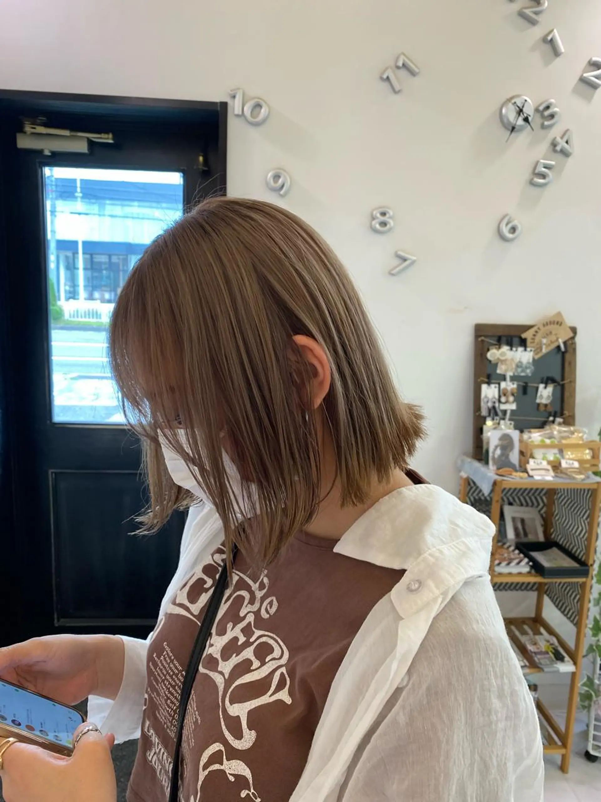 ミディアム カット emma ecole所属・奥田 葵のヘアスタイル