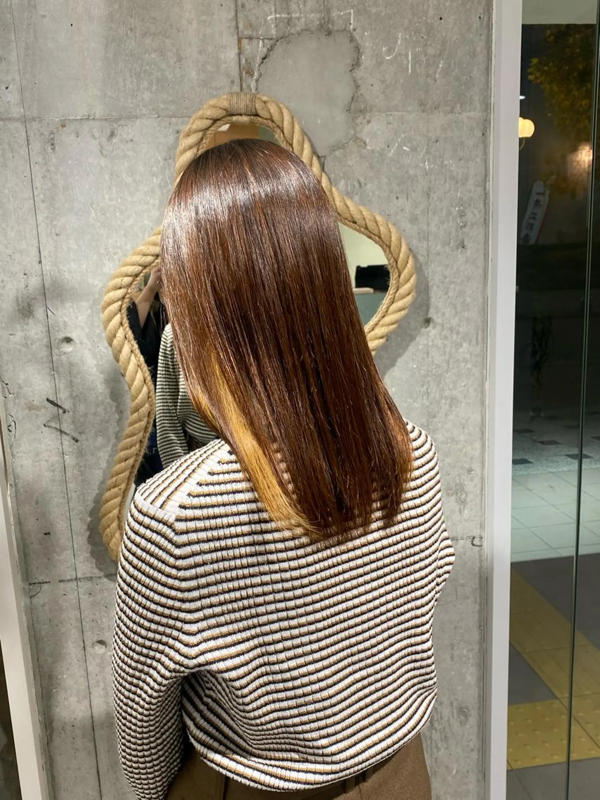 ロング カットモデル／オカダ サラのヘアスタイル