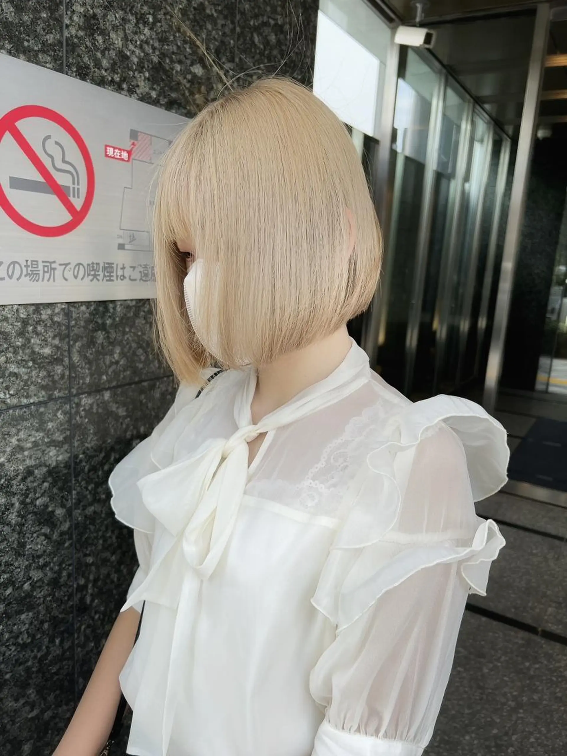 ショート カラー パーマ ヘアアレンジ ベージュカラー ブリーチ ケアカラー イヤリングカラー グレージュ カット ヘアカラー トリートメント ヘアケア特化型サロン newi 京橋のヘアスタイル