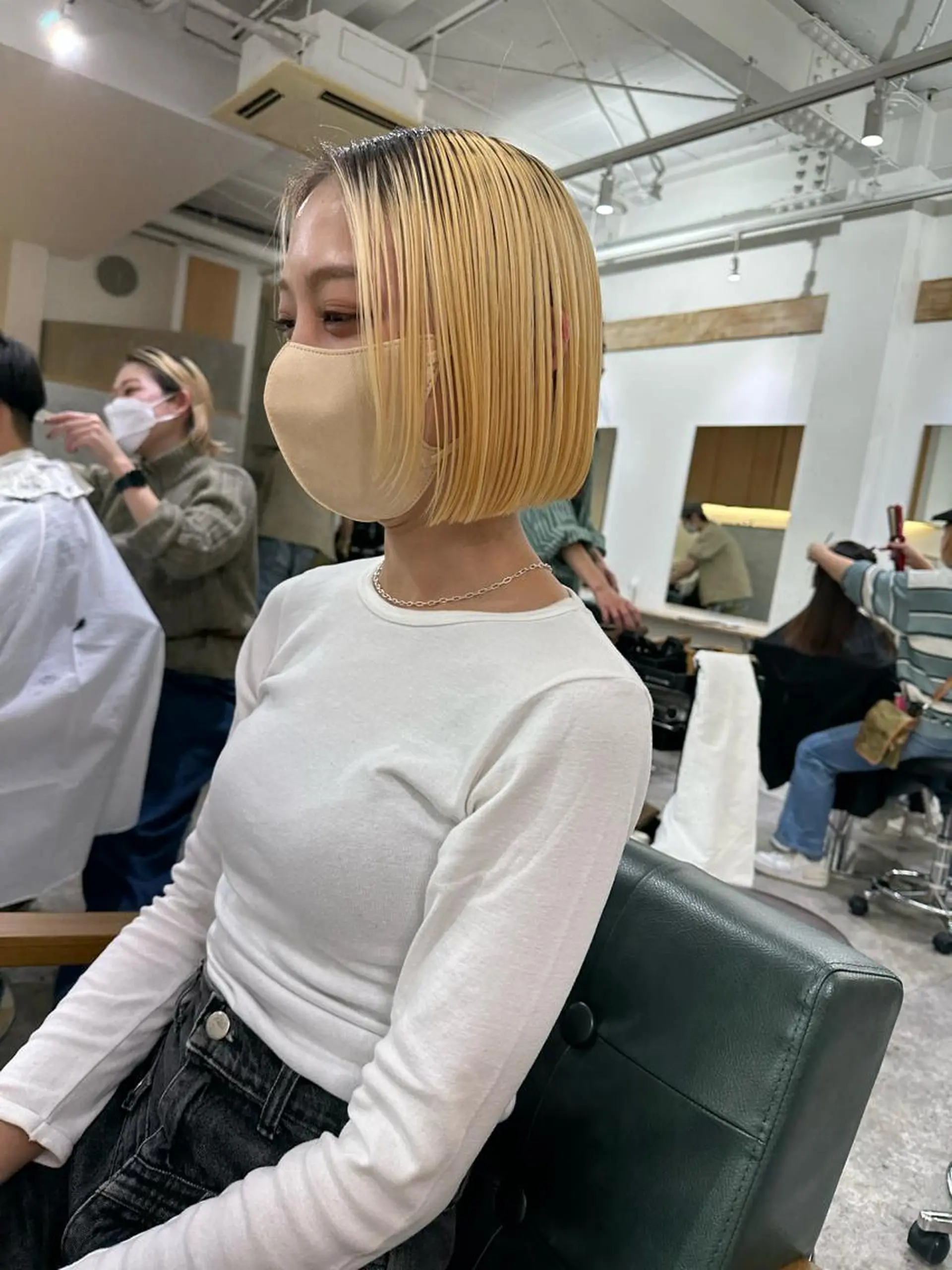 ショート カラー ブリーチ 抜きっぱなしブロンド カット ヘアカラー トリートメント パーマ/透明感カラー /ボブ/吉田一生のヘアスタイル