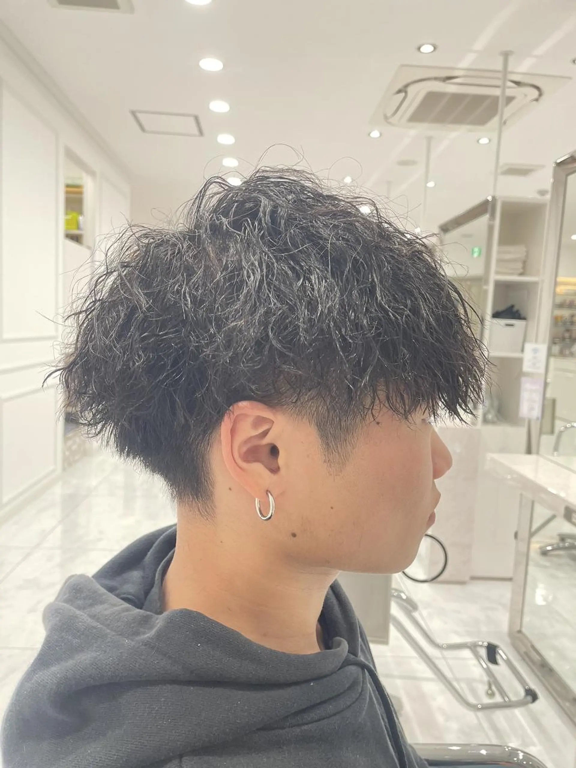 パーマ メンズ マッシュ メンズパーマ ツイストスパイラルパーマ スパイラルパーマ カット パーマ 岡本 琉聖のヘアスタイル