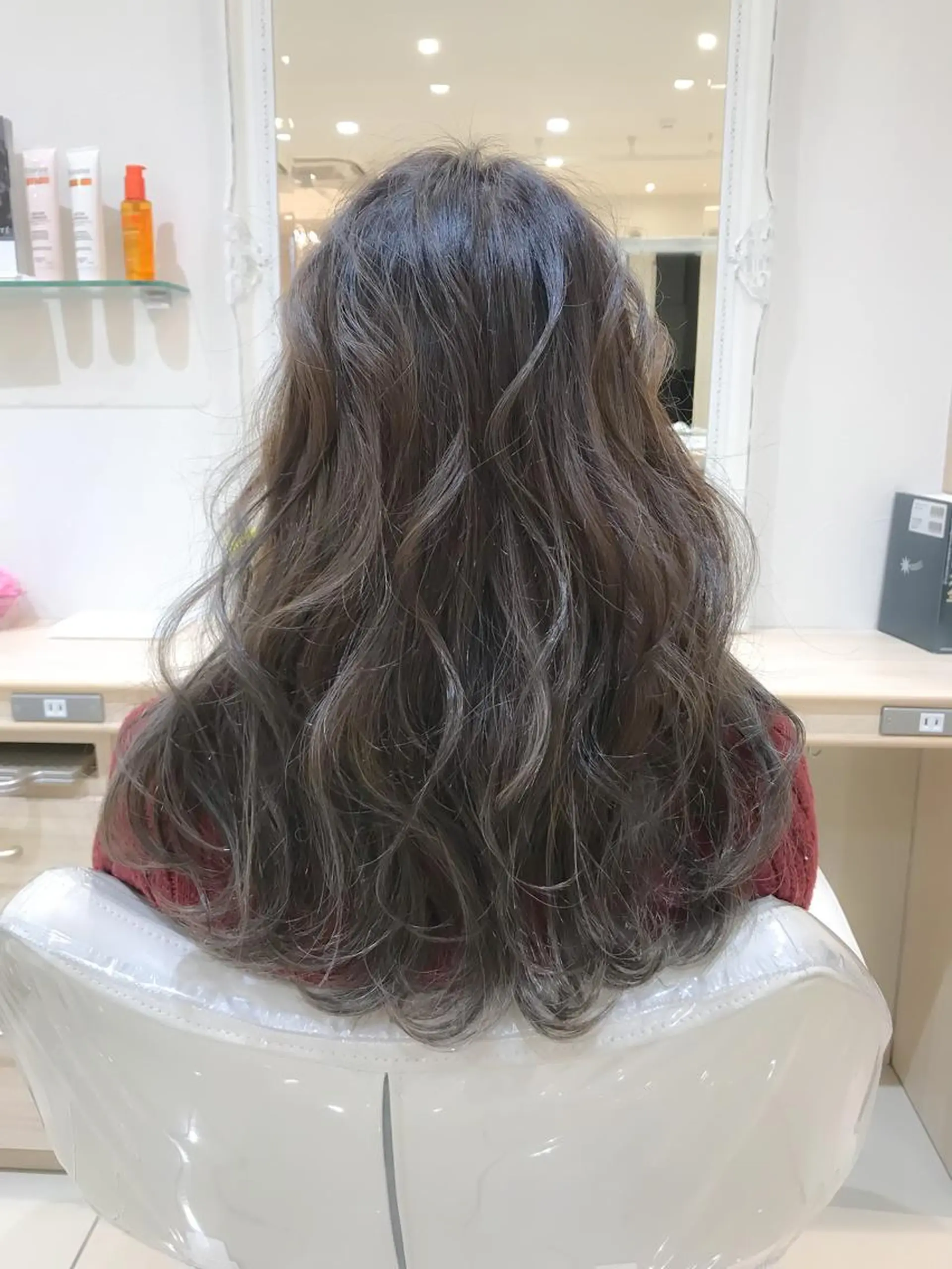 セミロング ハイライト 内田 敦士のヘアスタイル