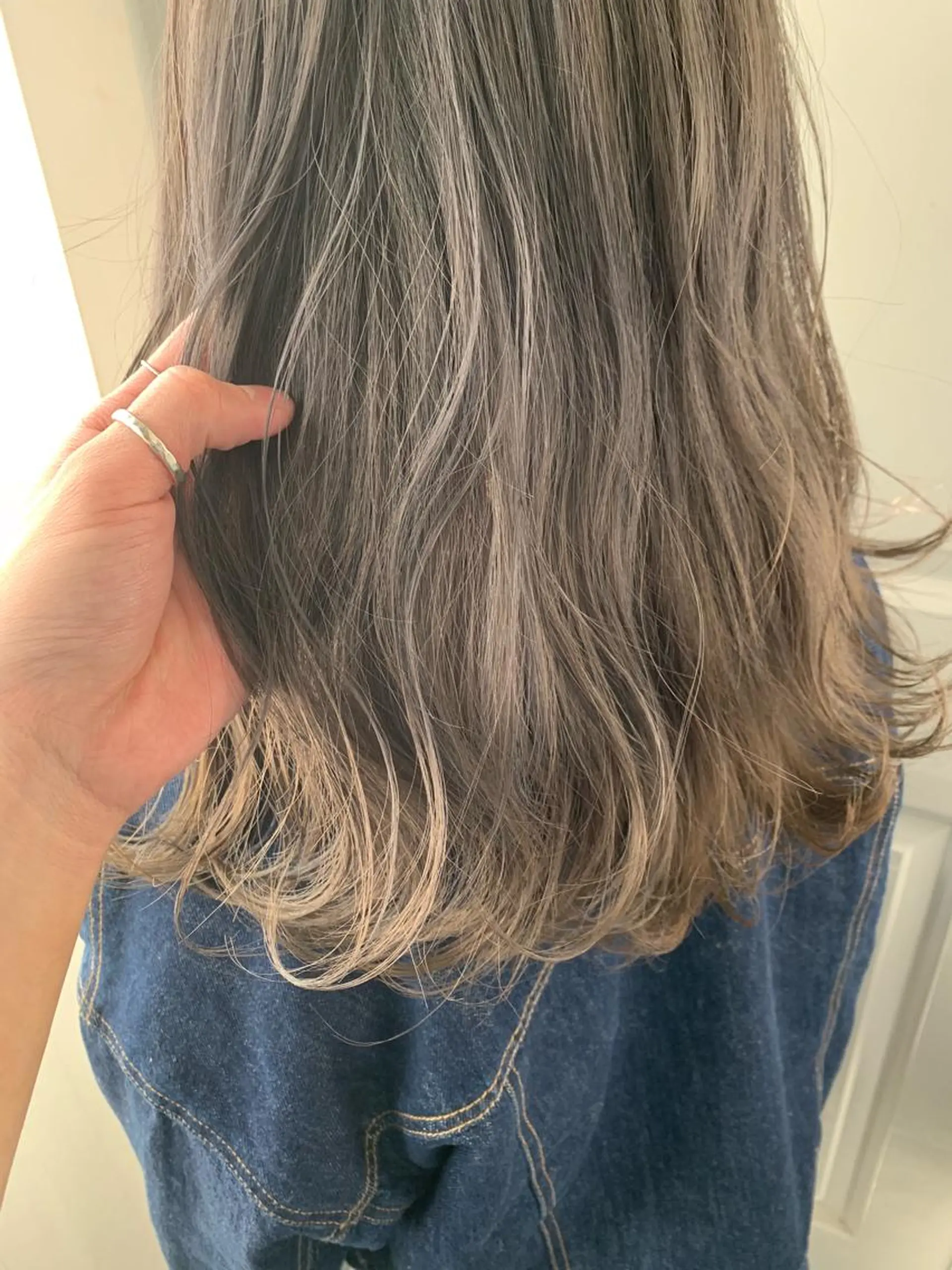ミディアム カラー パーマ ヘアアレンジ キッズ ネイル マツエク・マツパ グレージュ ミント 古賀 侑磨のヘアスタイル