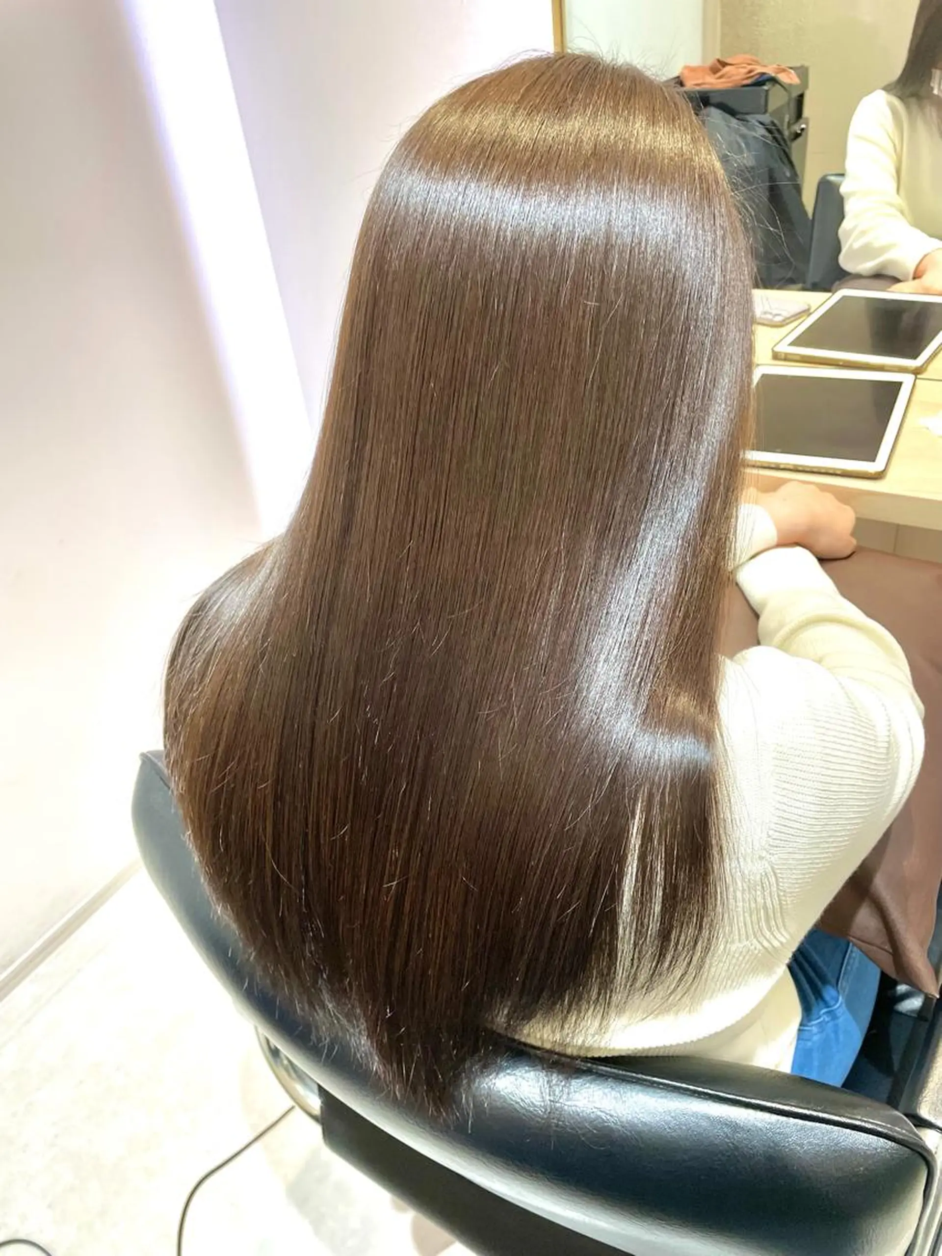 セミロング カット 縮毛矯正 トリートメント ウサミ/透明感カラー レイヤーカット🌈のヘアスタイル