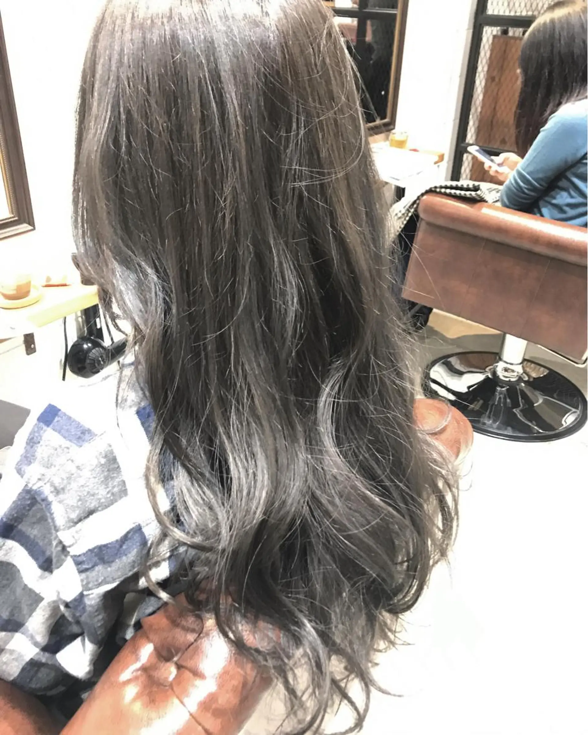 ロング カラー パーマ ヘアアレンジ メンズ キッズ 子どものヘアアレンジ メンズブリーチ メンズハイライト ブリーチ グラデーションカラー Forest. -髪質改善-のヘアスタイル
