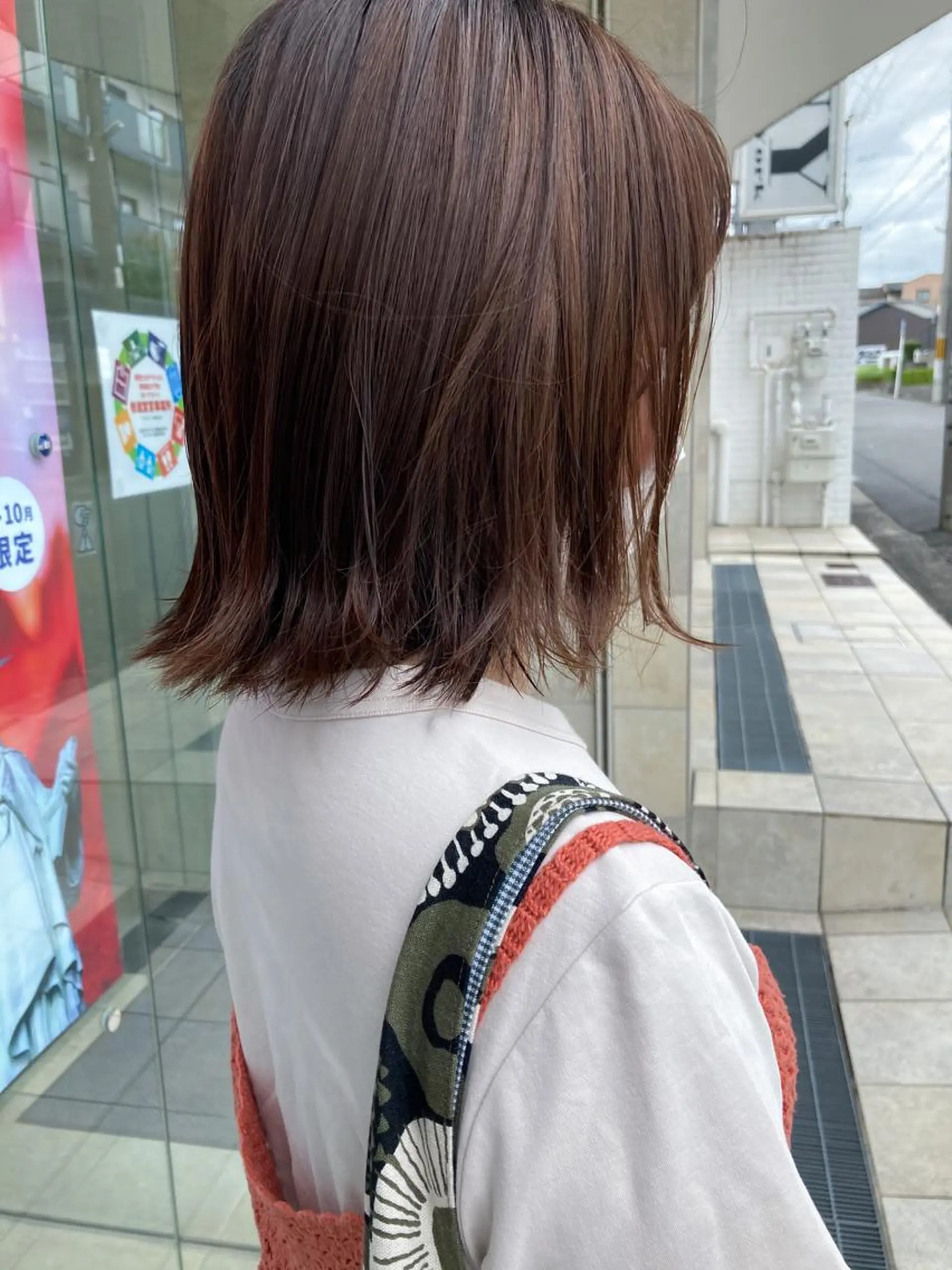 ミディアム カラー マツエク・マツパ 切りっぱなしボブ ハイトーンカラー ナチュラル ボブ 田中 あかねのヘアスタイル