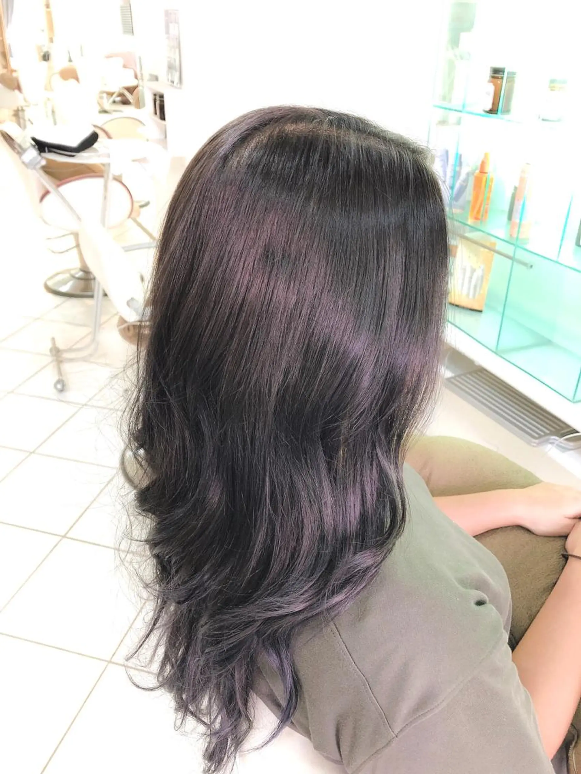 ロング カラー グレージュ パープルカラー パープルグレージュ 保住 亮太のヘアスタイル