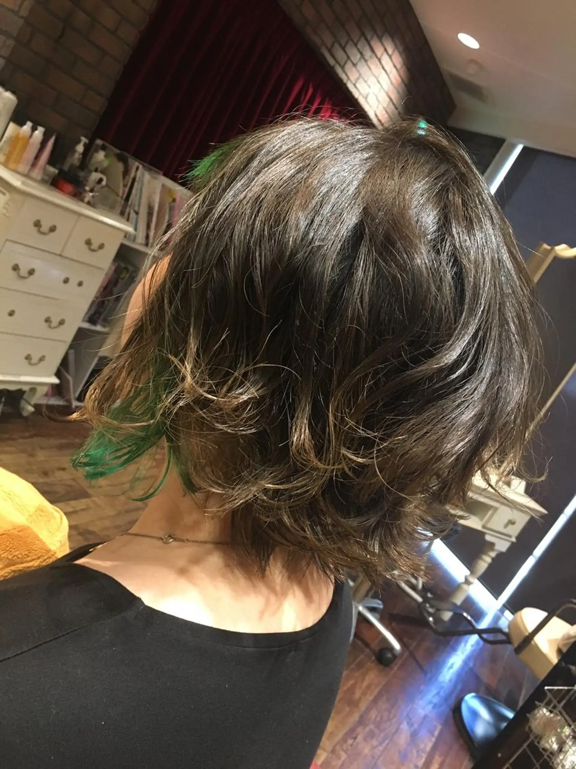 ミディアム ヘアカラー 岸 保奈美のヘアスタイル