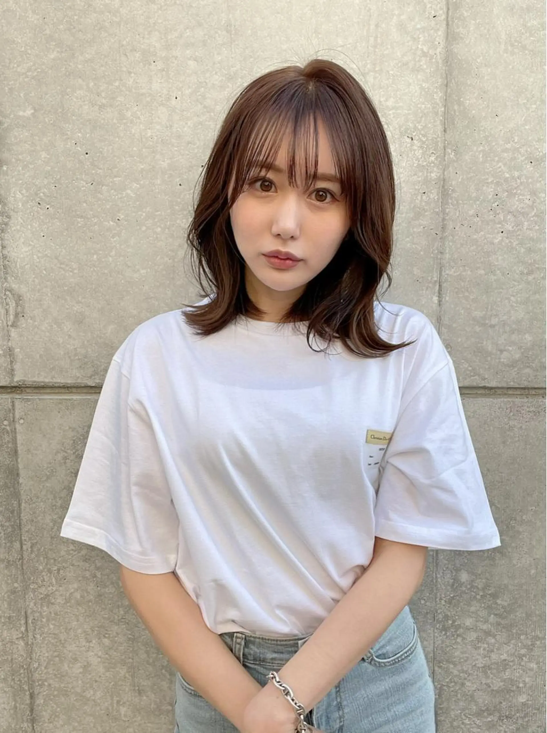 ミディアム カット ヘアカラー GO TODAYシェアサロン原宿Leap店所属・髪質改善 レイヤー Naoyaのヘアスタイル