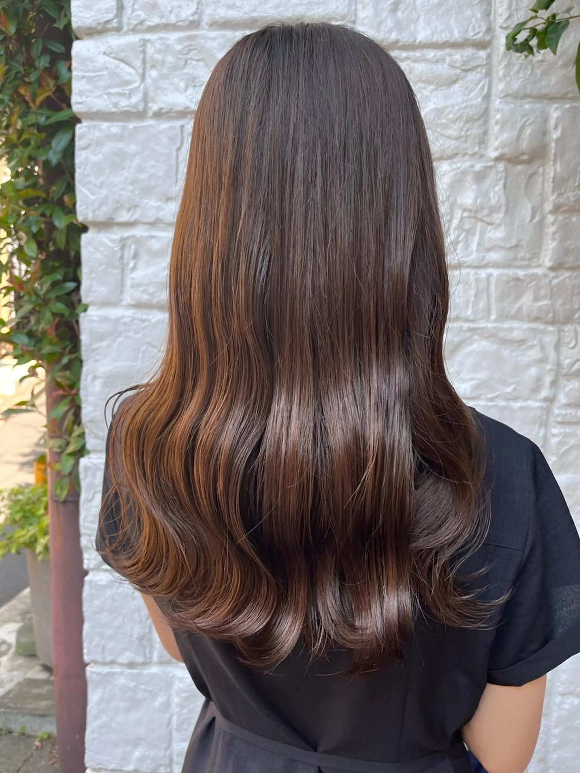 ロング カラー ベージュカラー ブリーチ ブラウンカラー ブラウンベージュ ショコラブラウン ヘアカラー トリートメント ヘッドスパ ヘアセット カジュアルを女っぽく 𝗮𝘆𝗮𝗰𝗼のヘアスタイル