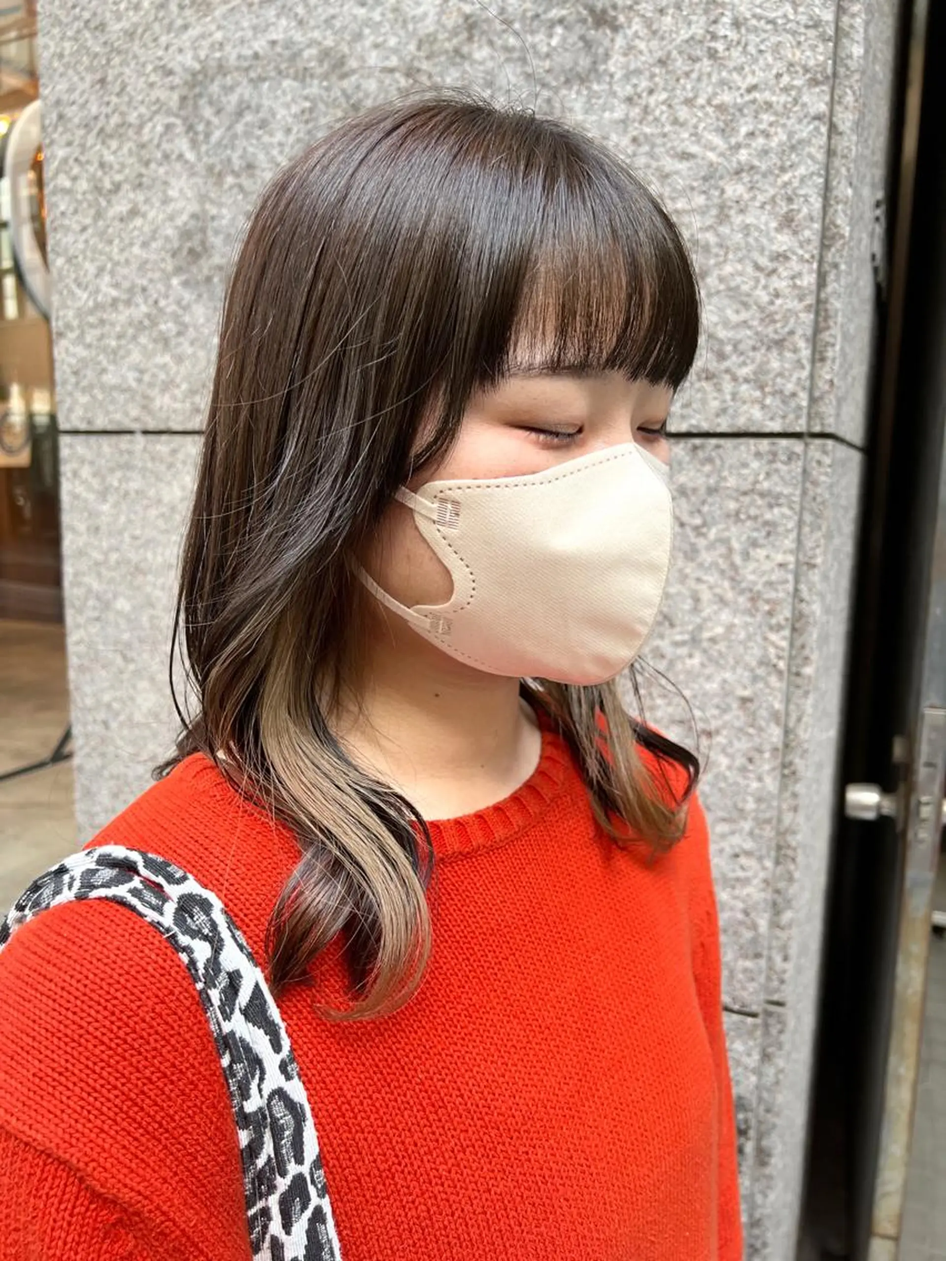セミロング カラー ベージュカラー ミルクティーベージュ カット ヘアカラー ノイシキ サキのヘアスタイル