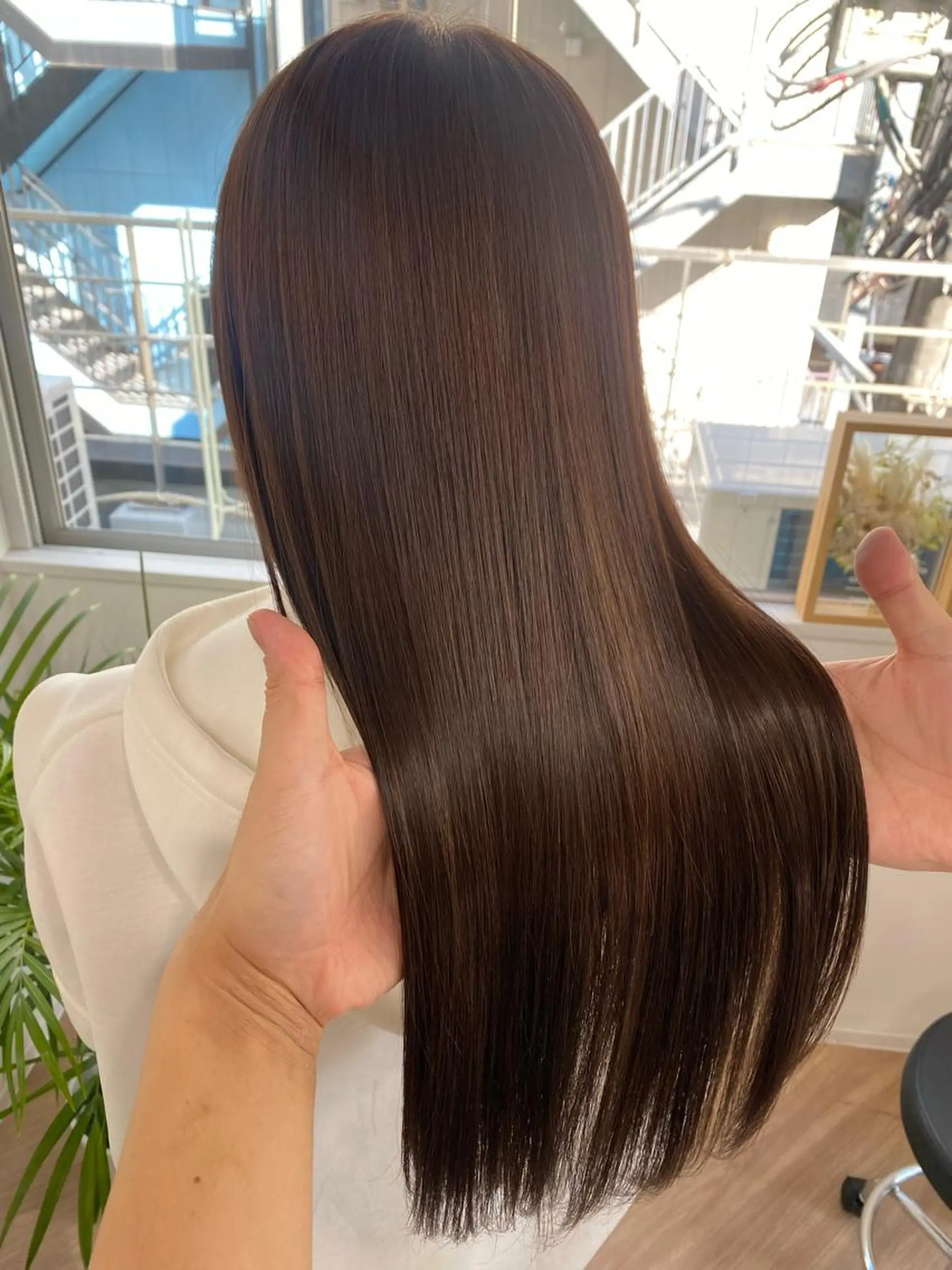 ミディアム くせ毛 エギョモリ 顔まわりレイヤー タンバルモリ ヨシンモリ ヘアカラー トリートメント 韓国レイヤー×透明感 髪質改善　武田涼のヘアスタイル