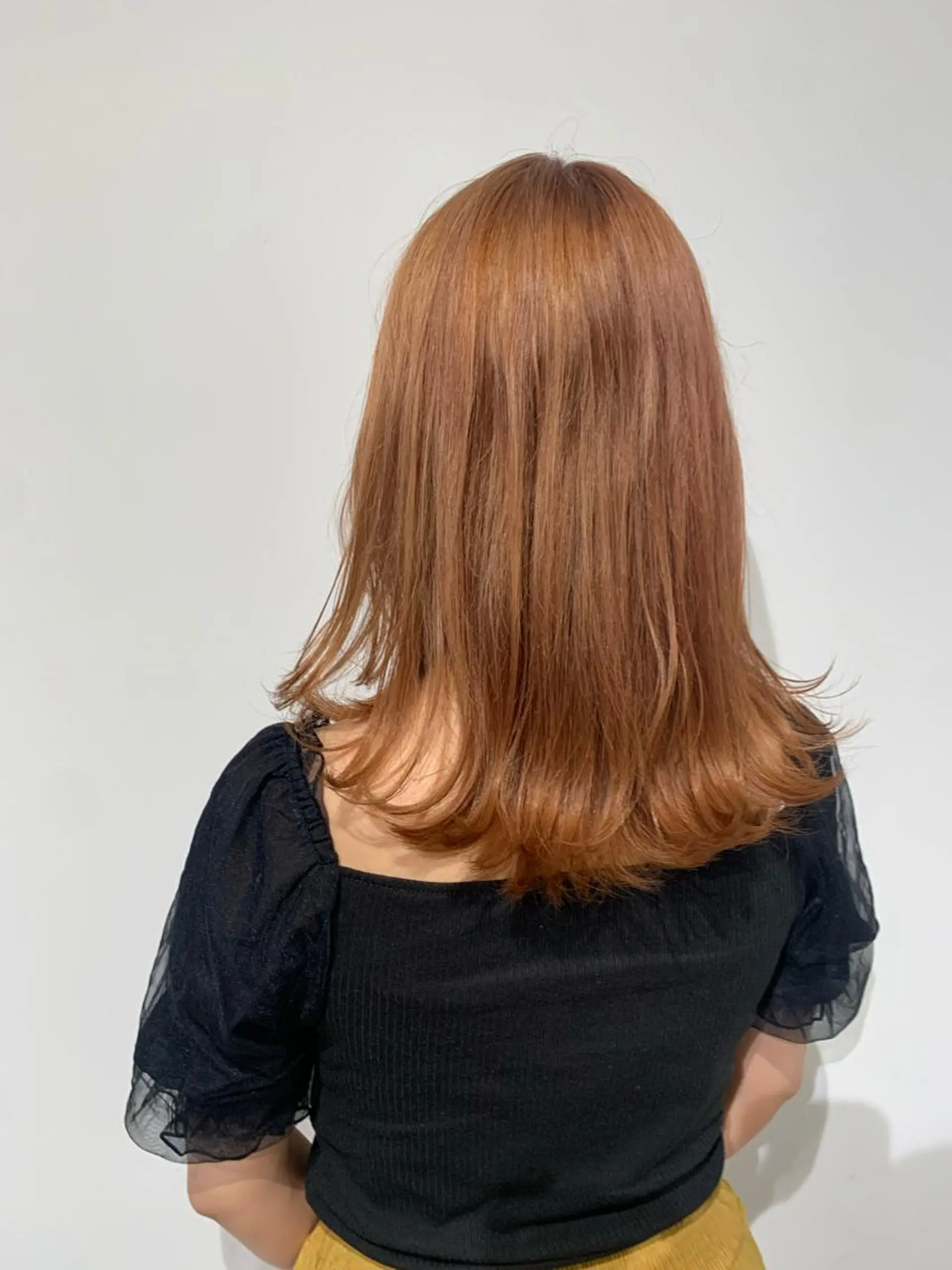 ミディアム オレンジブラウン 山内 愛可のヘアスタイル