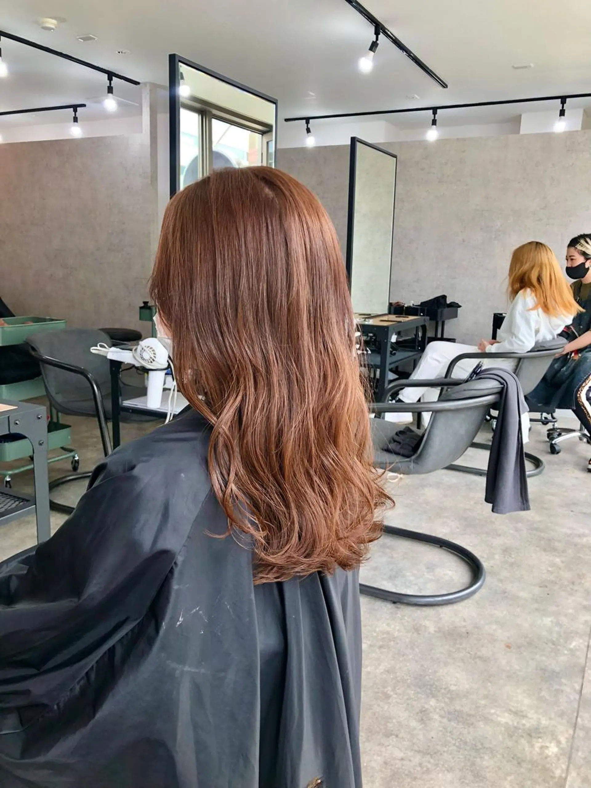 セミロング カラー パーマ ヘアアレンジ ネイル マツエク・マツパ アディクシーカラー バレイヤージュ ミストバング ベージュカラー ブリーチ eir心斎橋店所属・エビスザキレン/メン ズ/心斎橋🌳のヘアスタイル