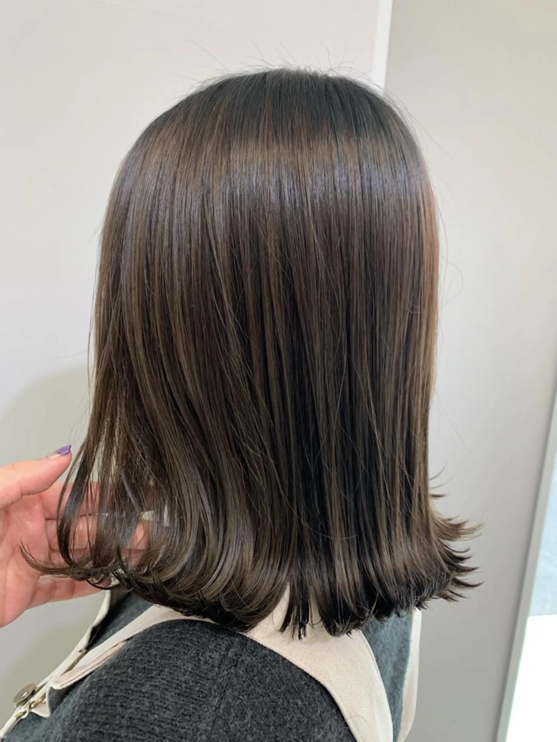 ミディアム カラー アッシュ アッシュグレー アッシュグレージュ 透明感カラー グレージュ トリートメント theF___ yukoのヘアスタイル