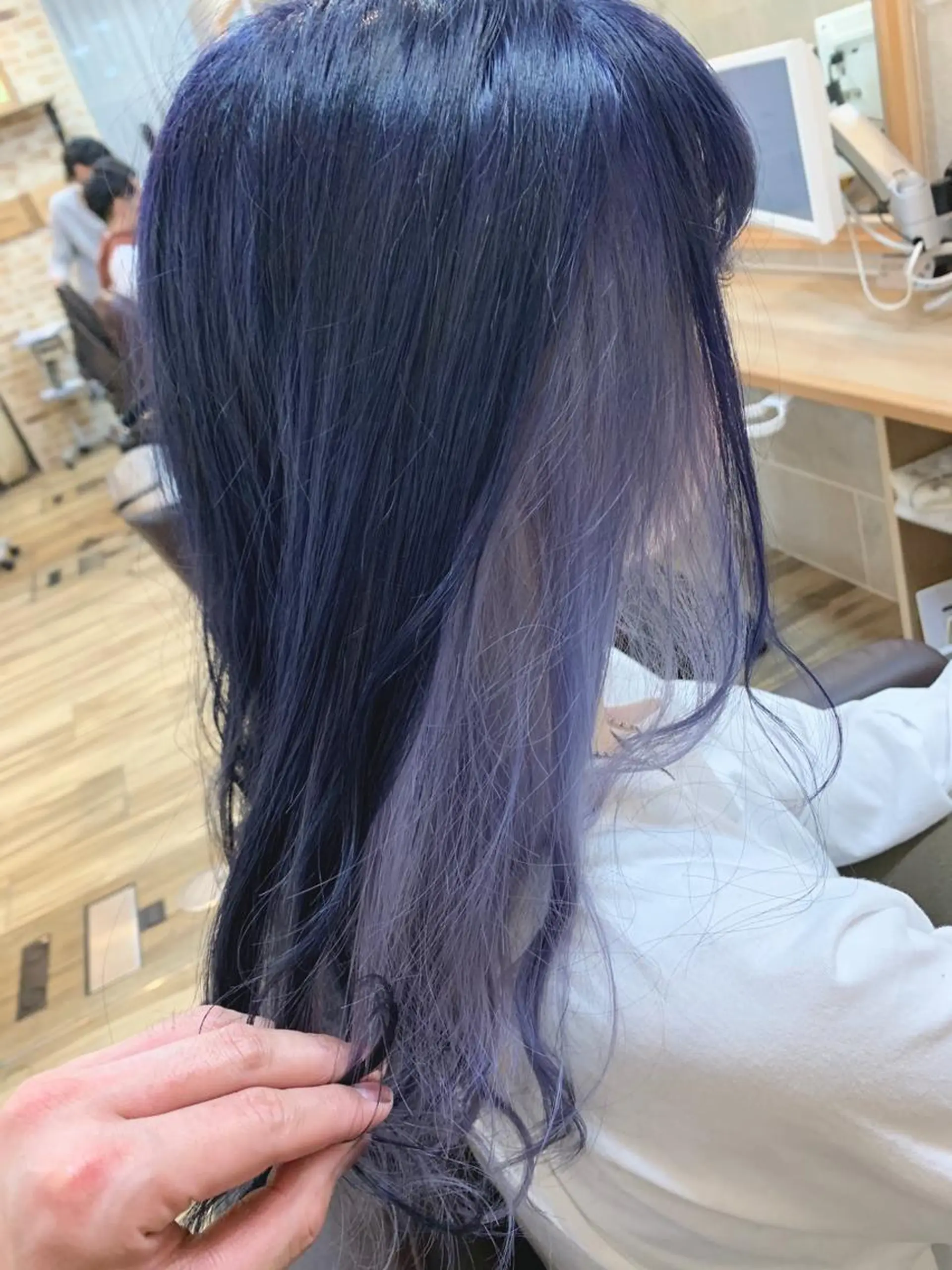 セミロング カラー インナーカラー パープルカラー 平尾 拓也のヘアスタイル