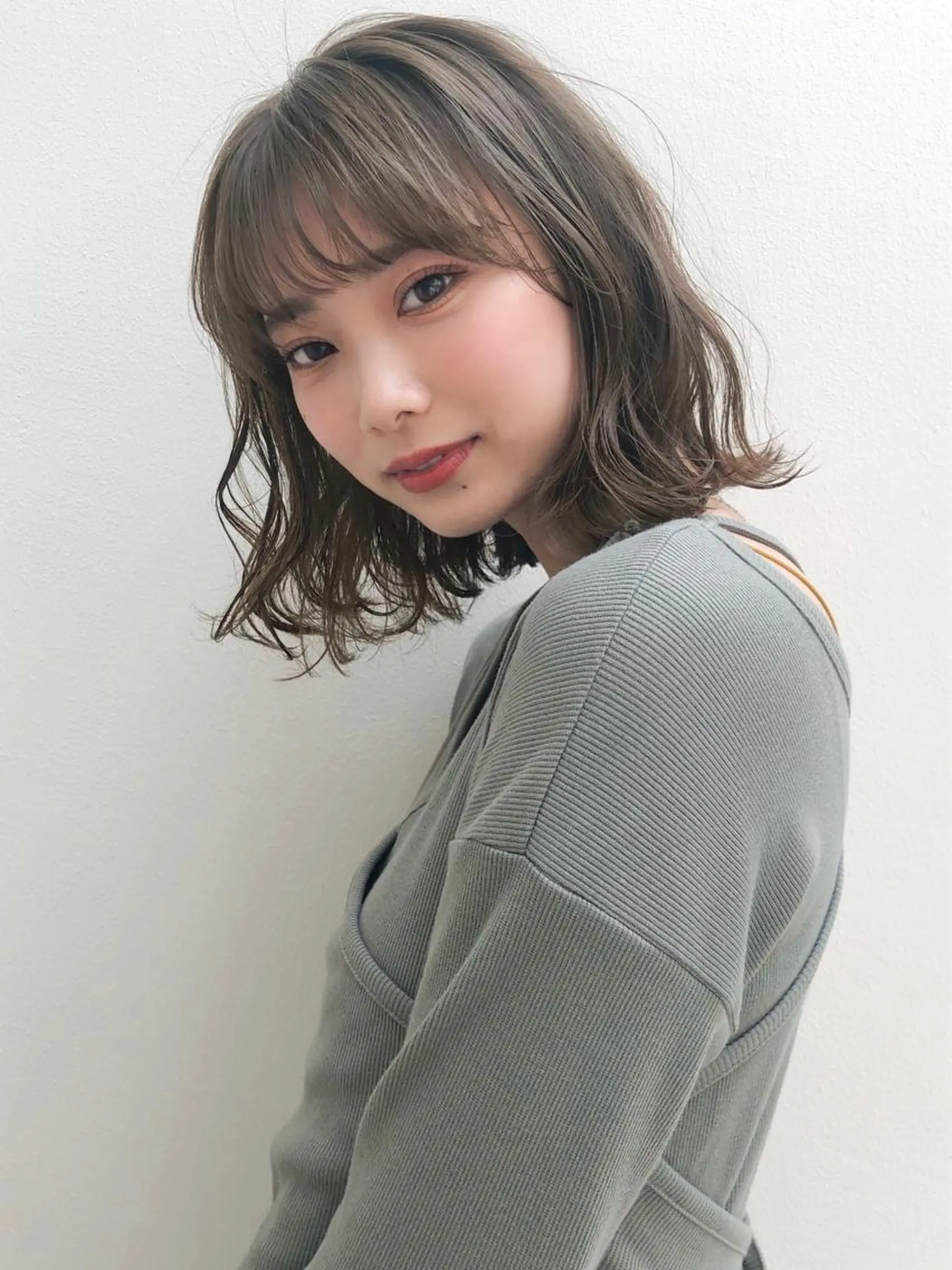 ミディアム カラー パーマ カット ヘアカラー トリートメント RUKA 美容院×ネイリストのヘアスタイル