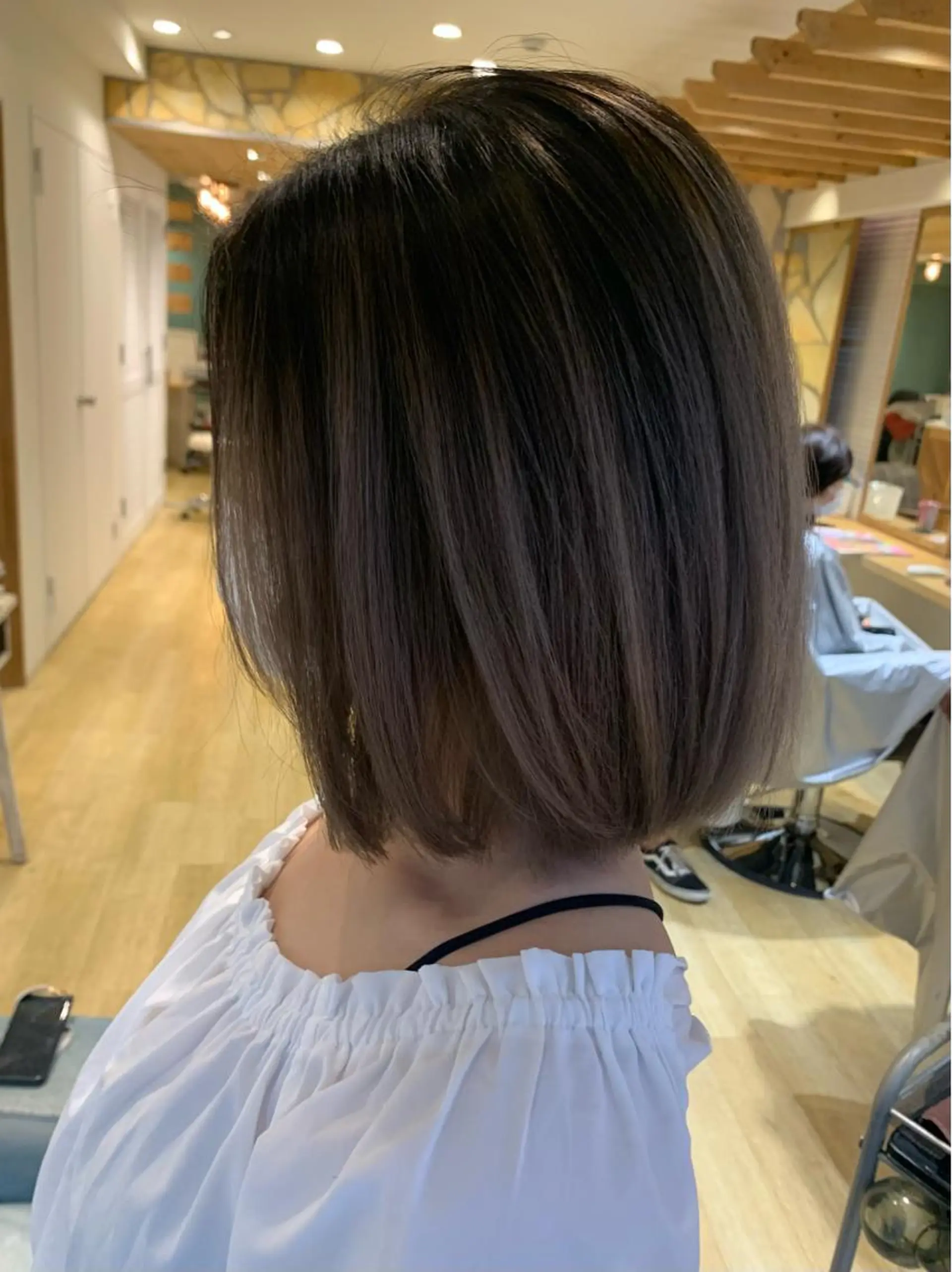 ミディアム レイヤーカット ヘアカラー トリートメント 渋谷ハイトーン/ デザインカラー阿部のヘアスタイル