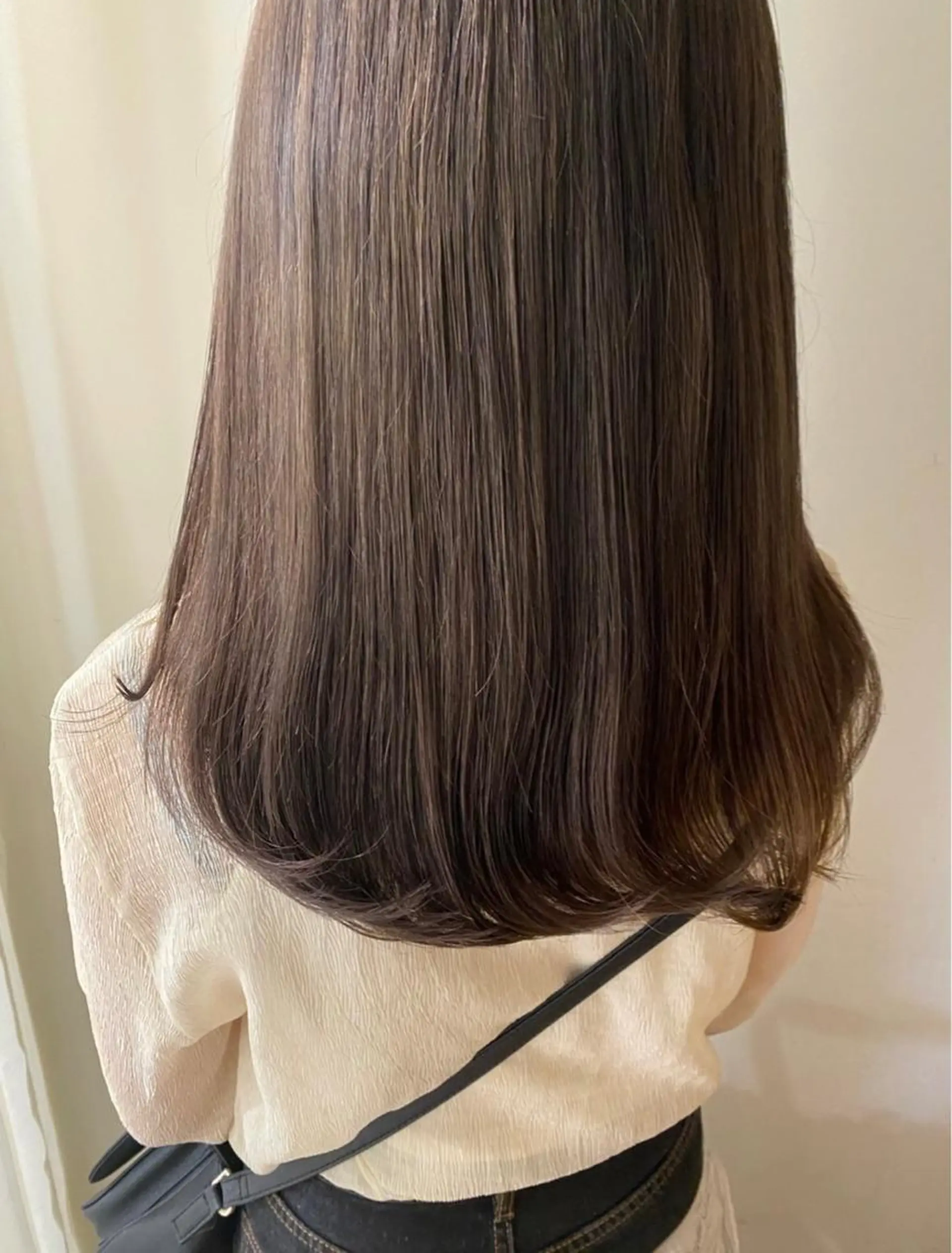 セミロング カラー 透明感カラー SIKI yuuna モテ韓国ヘア☁️のヘアスタイル
