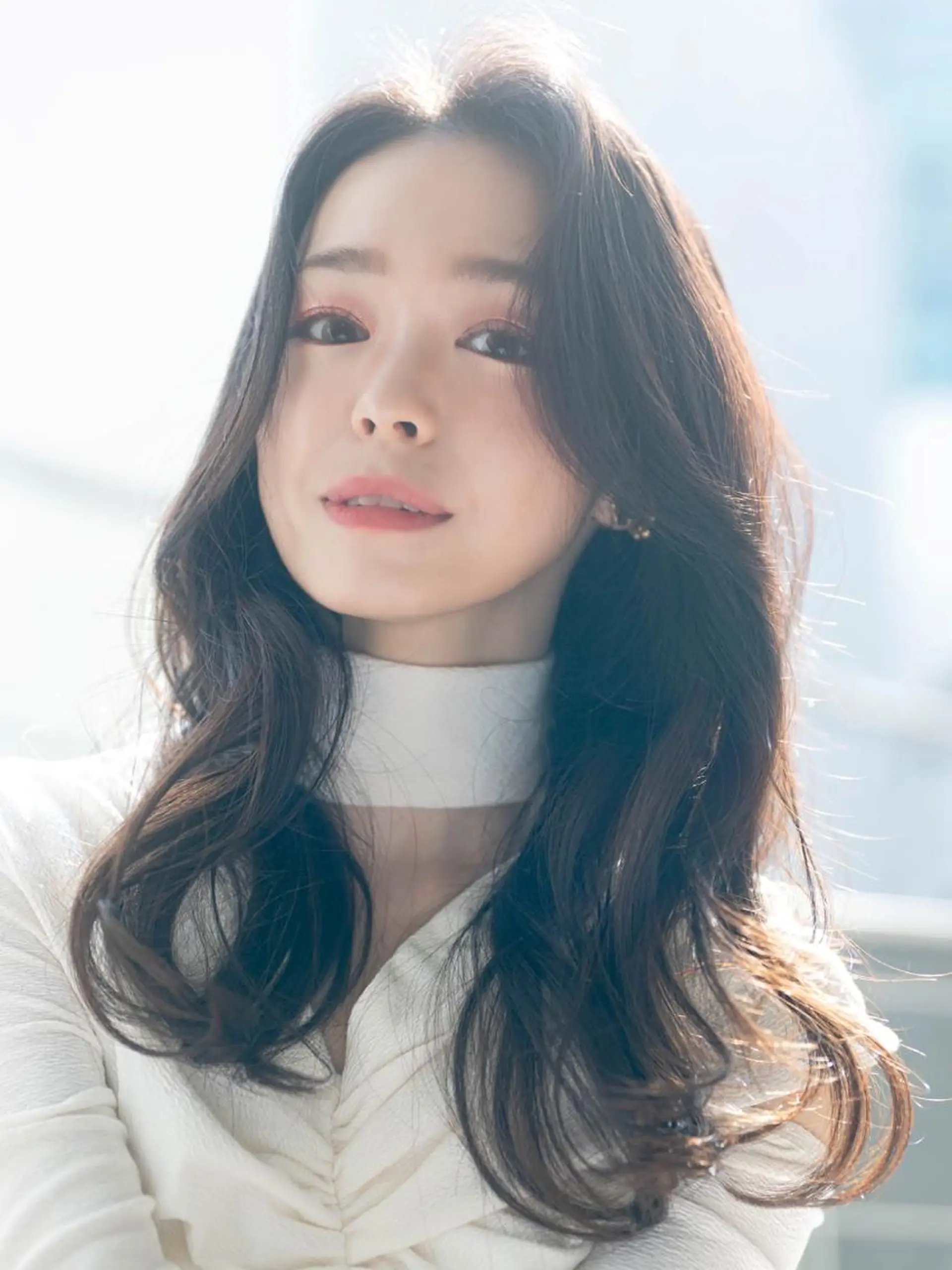 ミディアム カラー 黒髪 ブルーカラー ブルーブラック インナーカラー くせ毛 カット ヘアカラー トリートメント 韓国レイヤー×透明感 髪質改善　武田涼のヘアスタイル