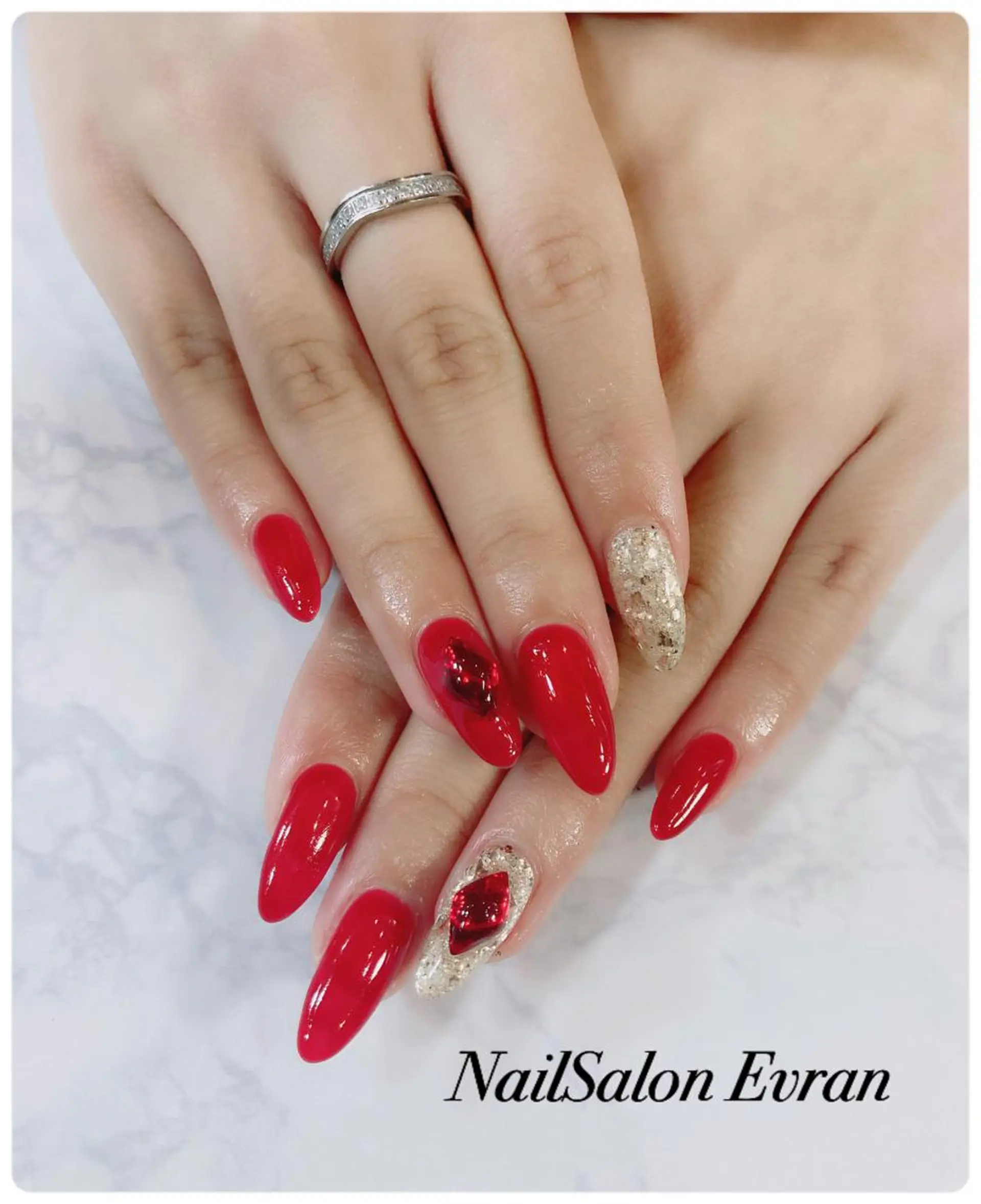 ネイル アートネイル フレンチネイル マグネットネイル 持ち込み ニュアンスネイル ハンドネイル Nail salon Evranのネイルデザイン