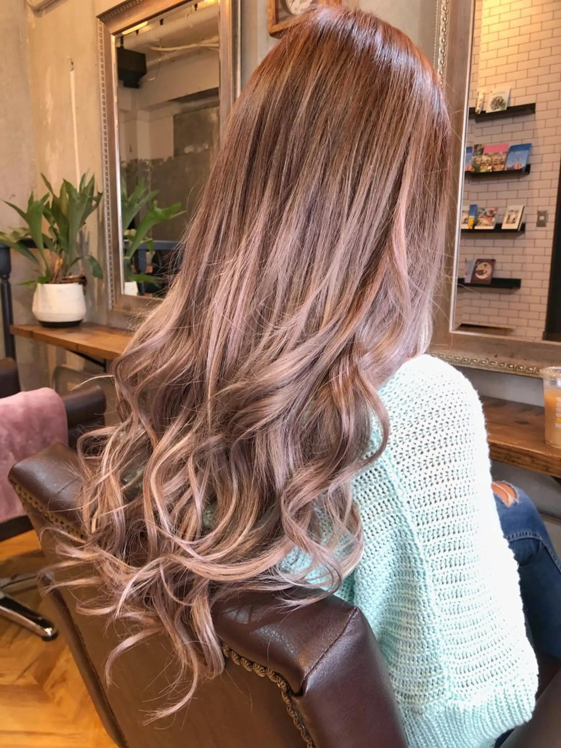 ロング カラー シールエクステ ミストバング ブリーチ ブラウンカラー 透明感カラー カット ヘアカラー エクステ エクステ指名No.1 【店長】橘田のヘアスタイル