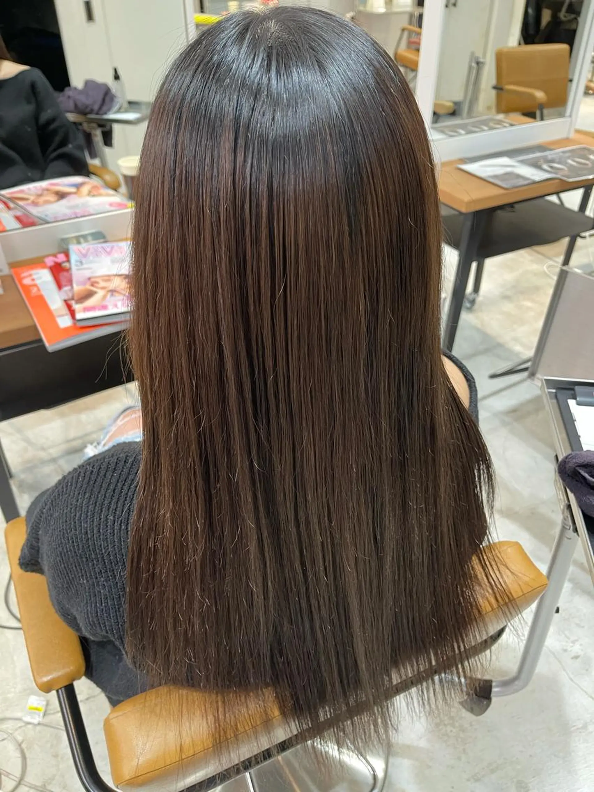 ロング カラー ブラウンカラー ヘアカラー トリートメント lunty miichiのヘアスタイル