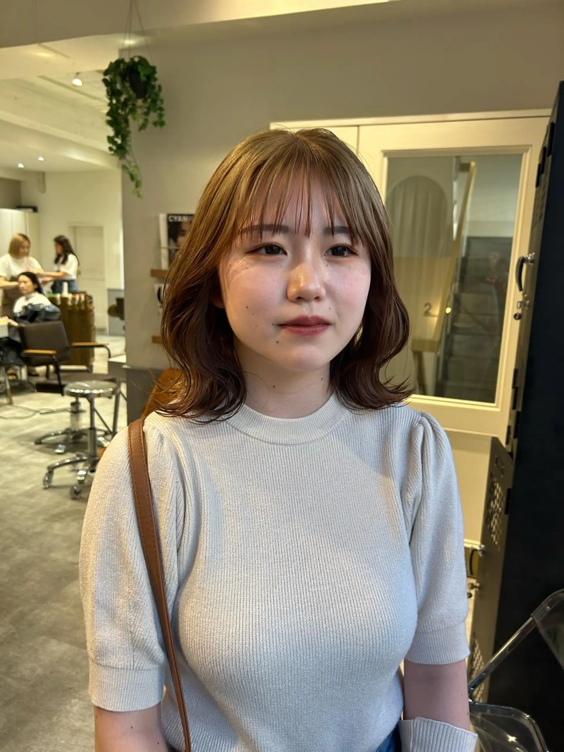 ミディアム カラー sliver renのヘアスタイル