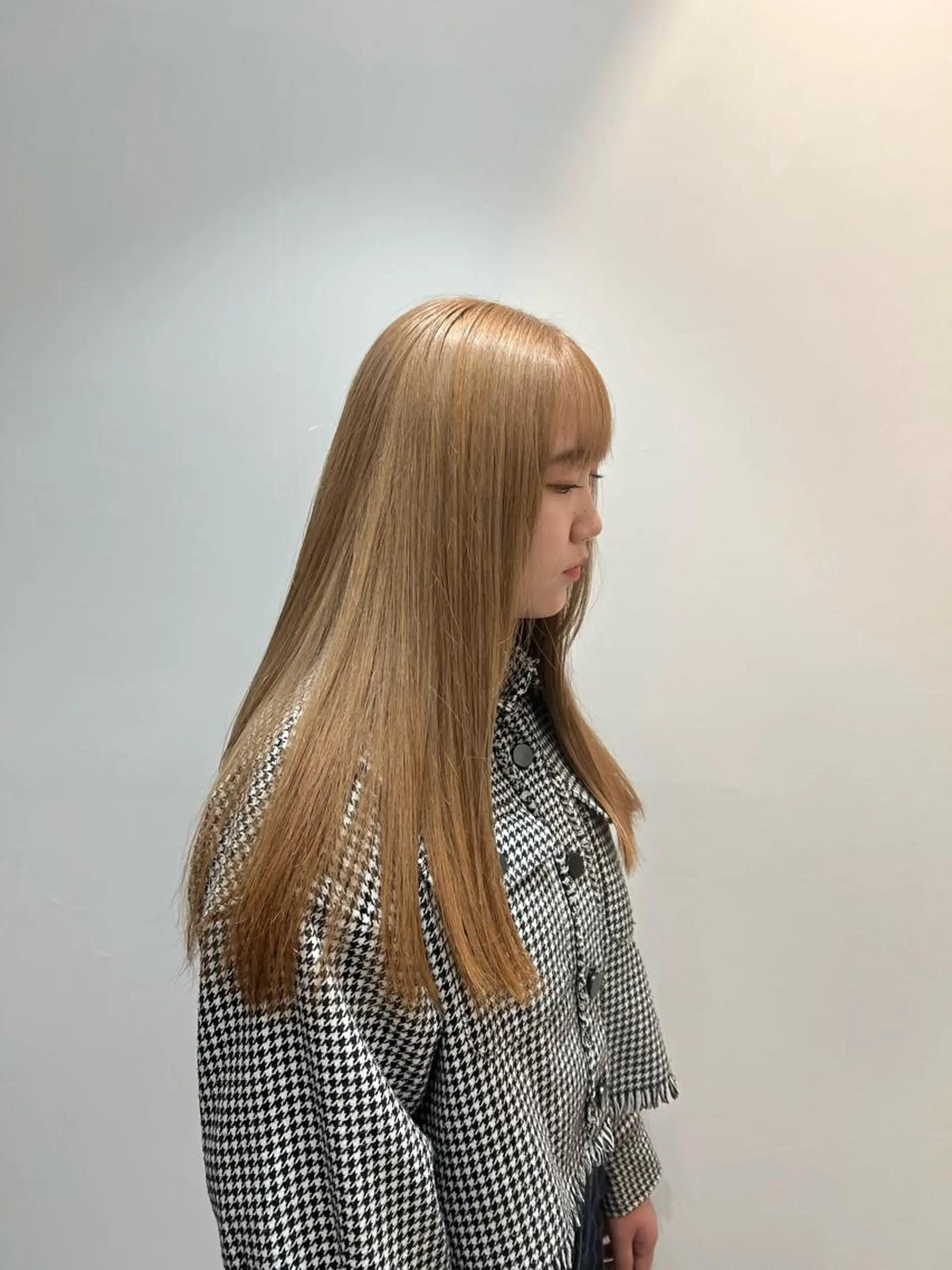 ロング カラー ブリーチ Ami アミのヘアスタイル