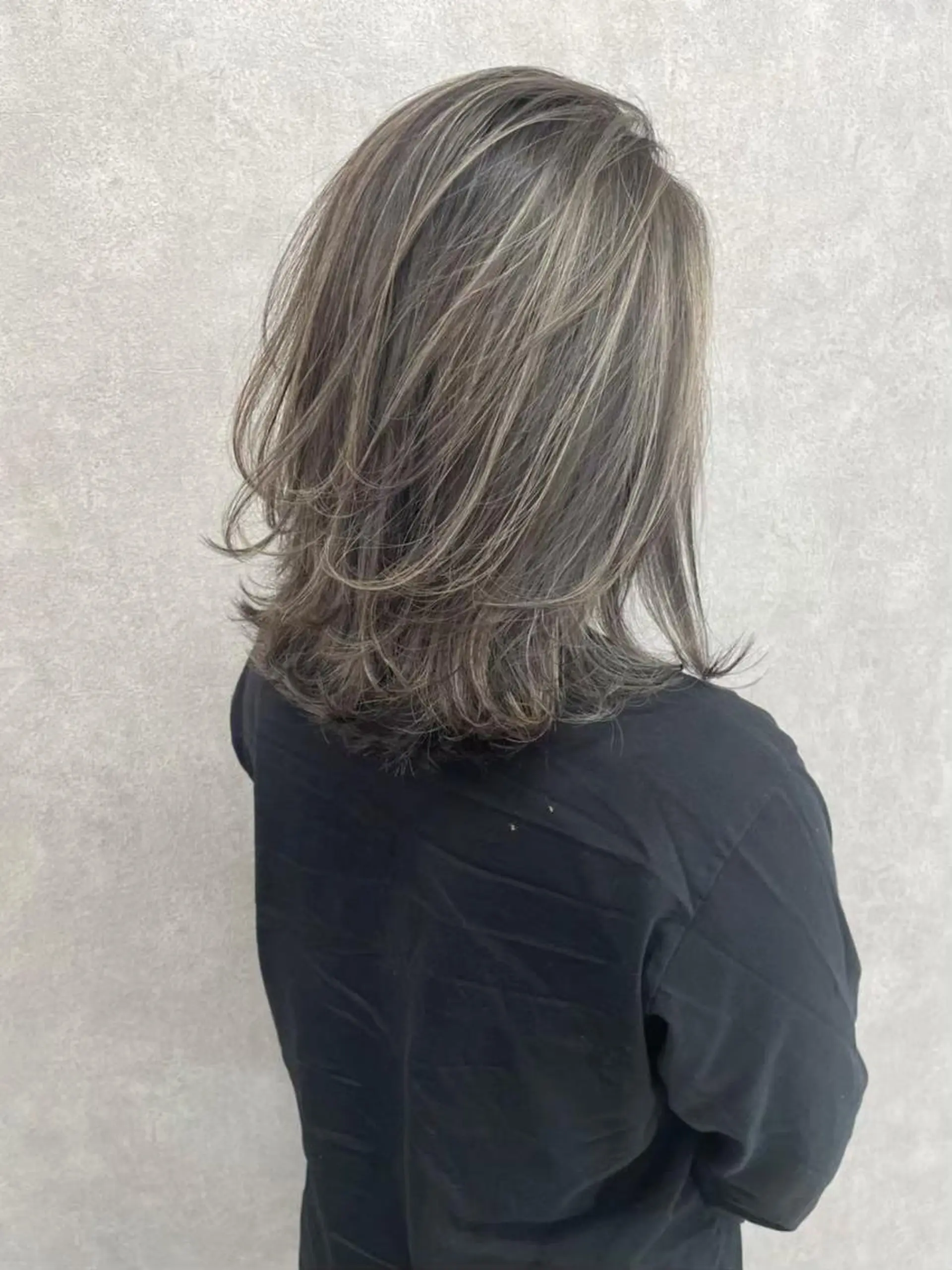 ミディアム カラー パーマ ヘアアレンジ マツエク・マツパ アイブロウ ショートボブ ミディアムパーマ バレイヤージュ ブリーチ ケアブリーチ カラー特化サロン大阪 ルービック江坂/新城のヘアスタイル