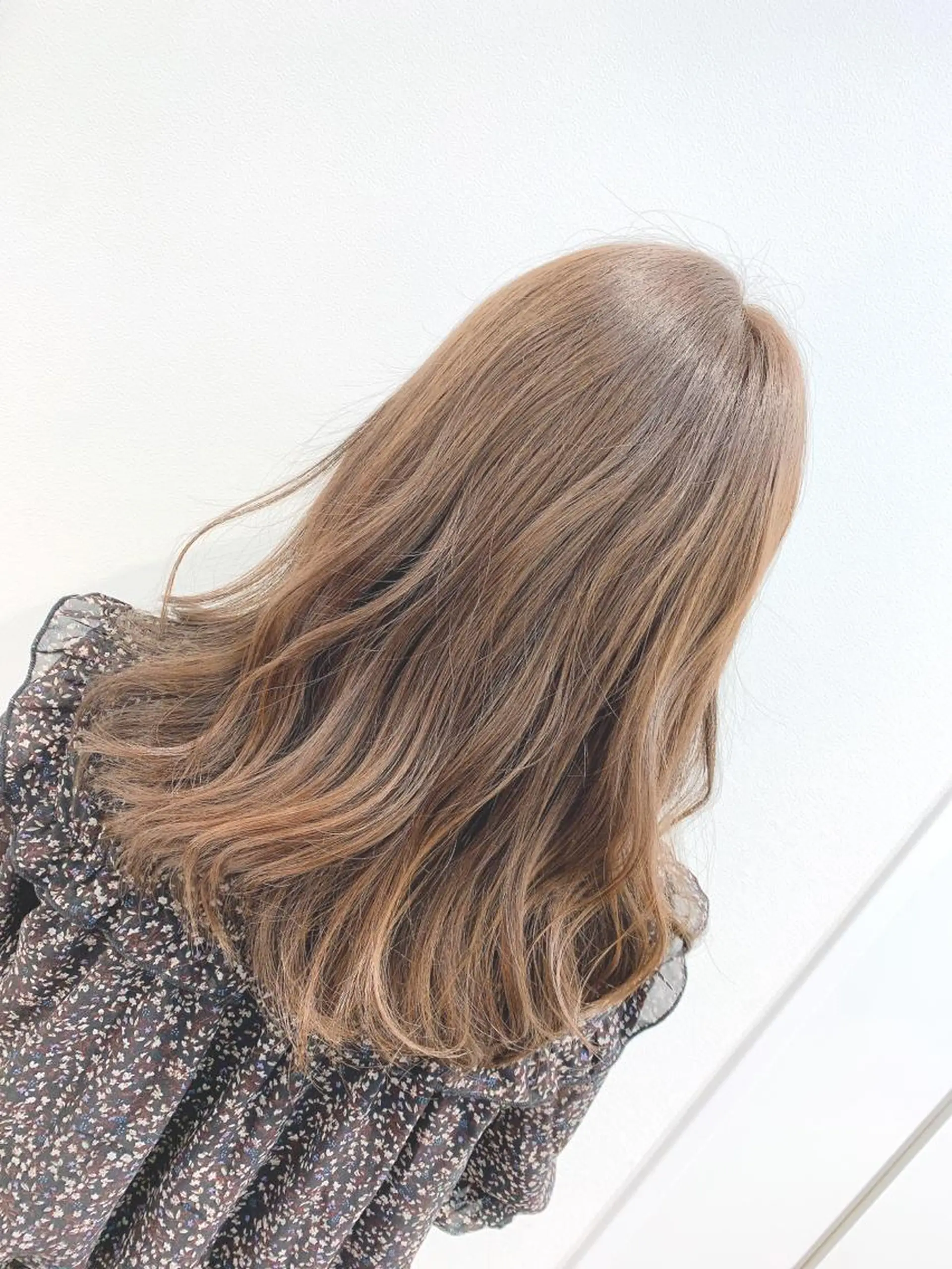 セミロング カラー 【悩み解決!美髪へ】 店長 平間 響のヘアスタイル