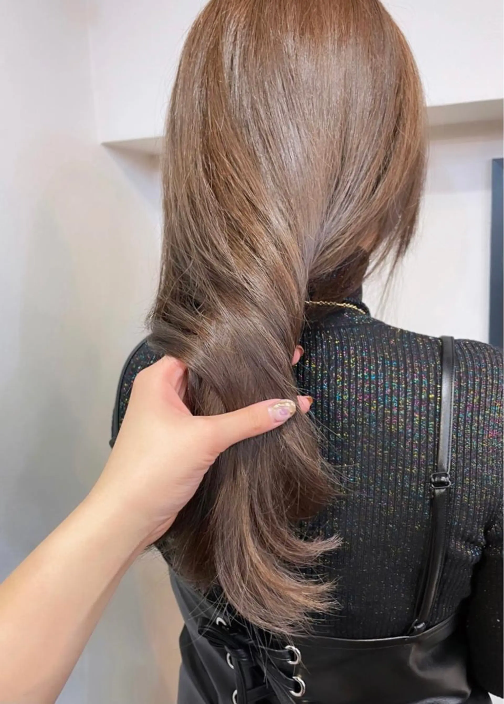 ロング レイヤーカット、 大人可愛い 中村美羅のヘアスタイル