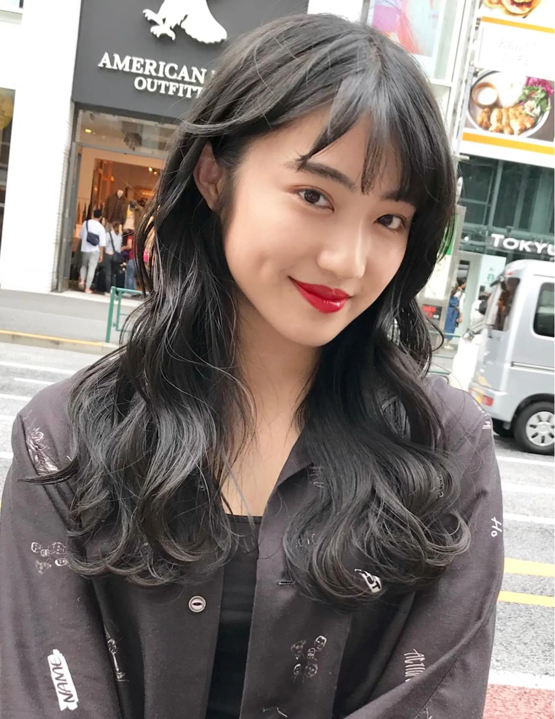 セミロング カラー ダークグレー ダークグレージュ グレージュ TOMOYAレイヤー ブリーチ縮毛矯正のヘアスタイル