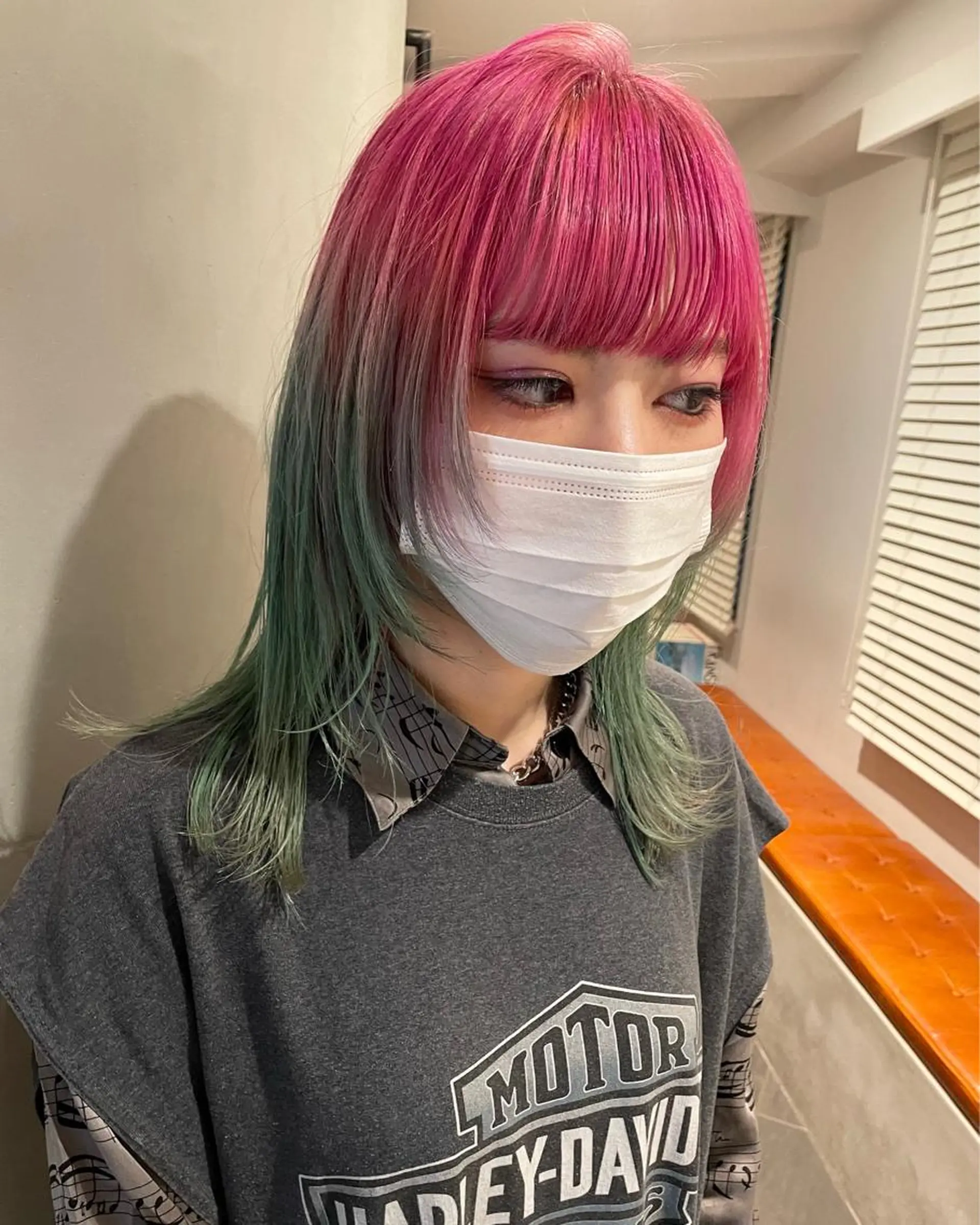 ミディアム カラー カット ヘアカラー トリートメント 優 作のヘアスタイル